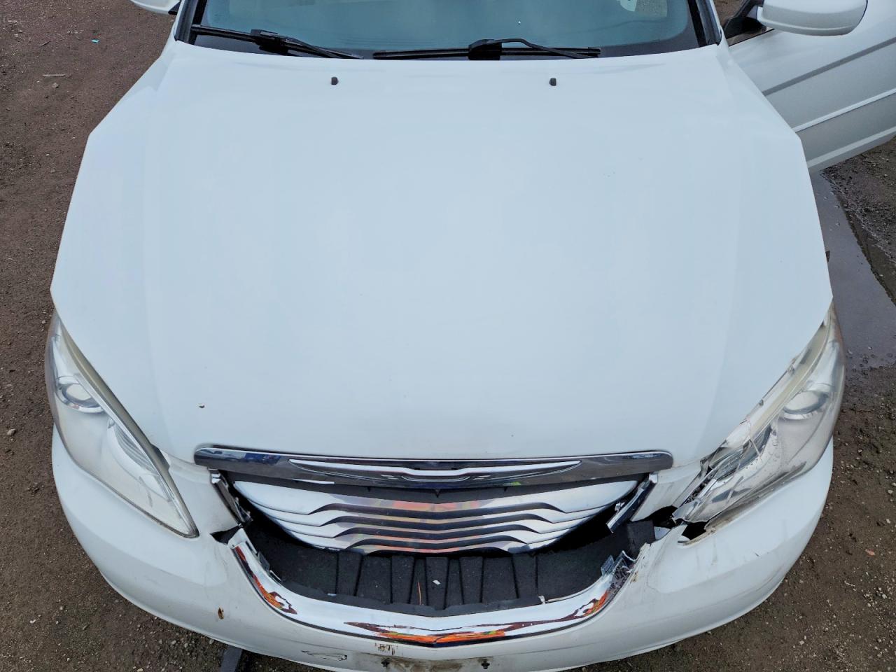 2011 Chrysler 200 Touring White vin: 1C3BC2EG5BN549687