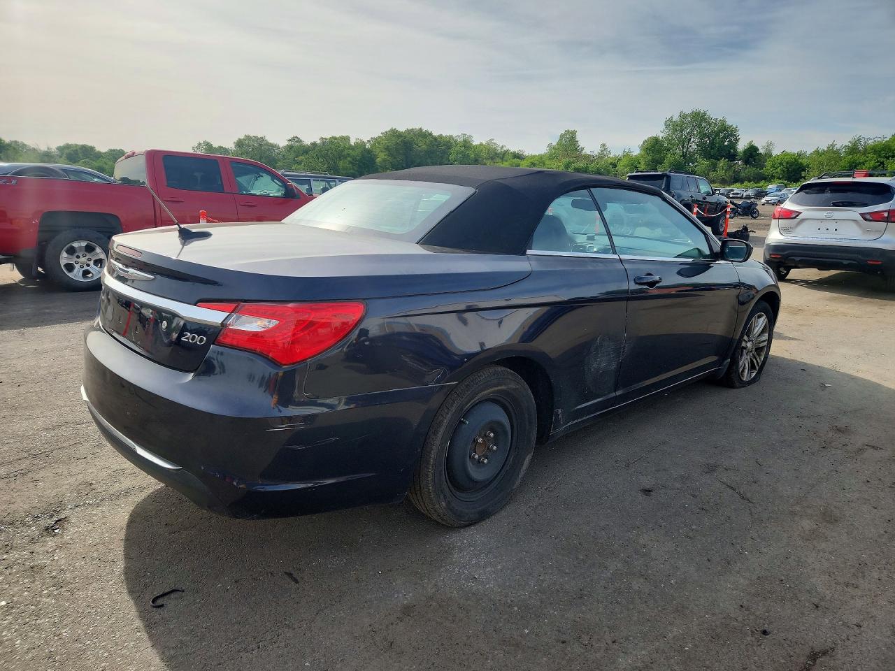 2011 Chrysler 200 Touring Black vin: 1C3BC2EG6BN576798