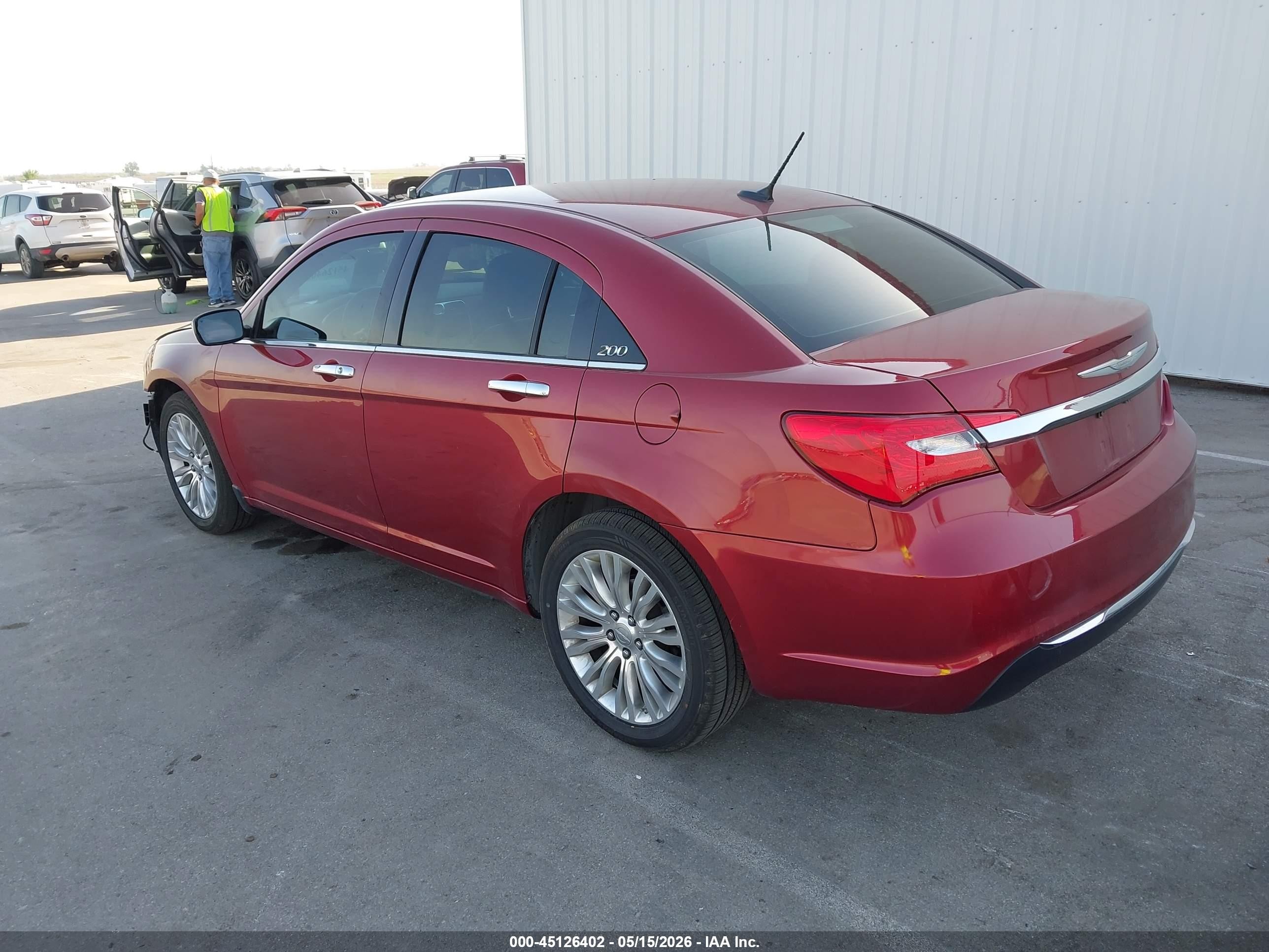 2011 Chrysler 200 Limited Красный vin: 1C3BC2FB3BN583307