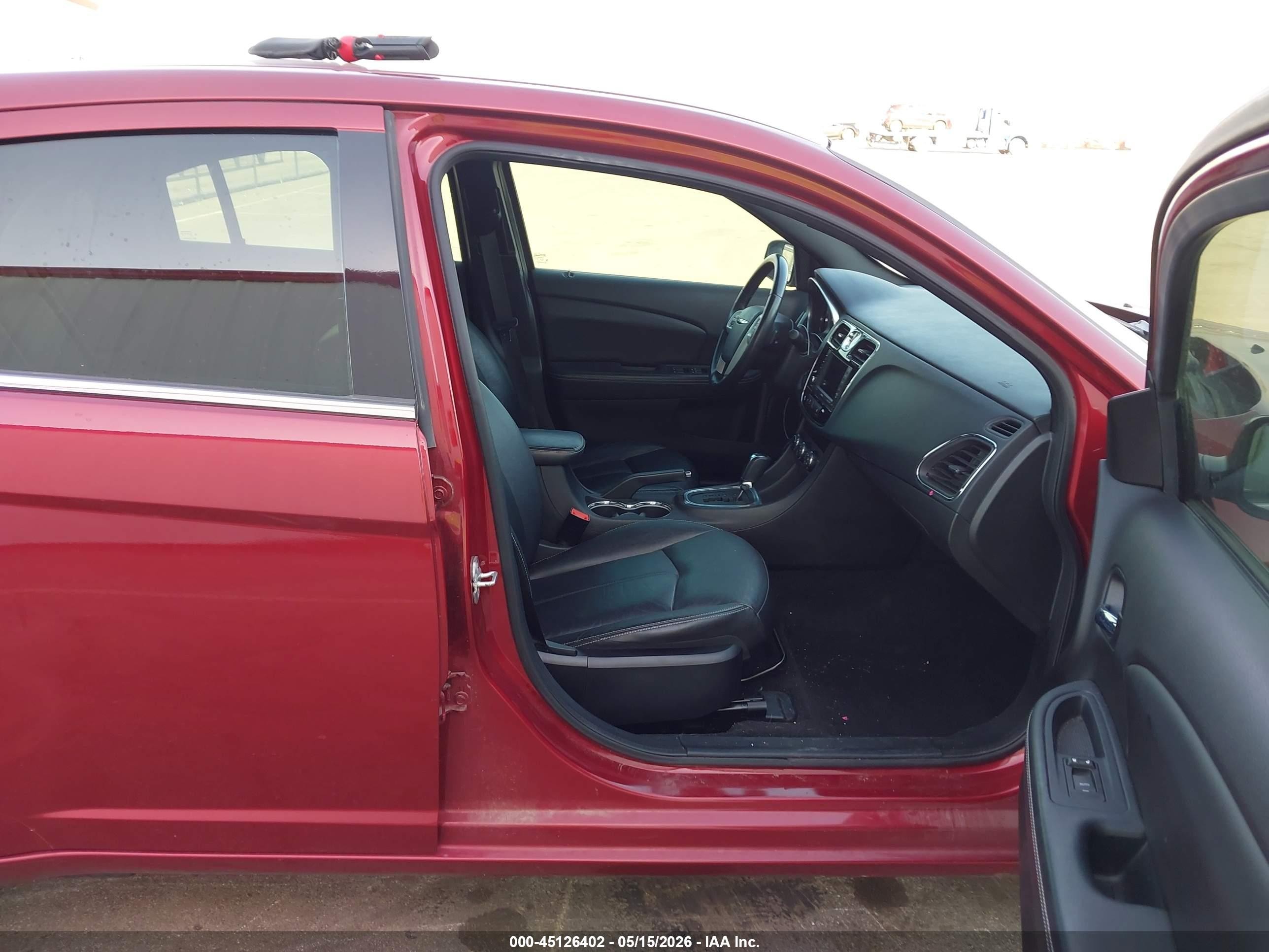 2011 Chrysler 200 Limited Красный vin: 1C3BC2FB3BN583307