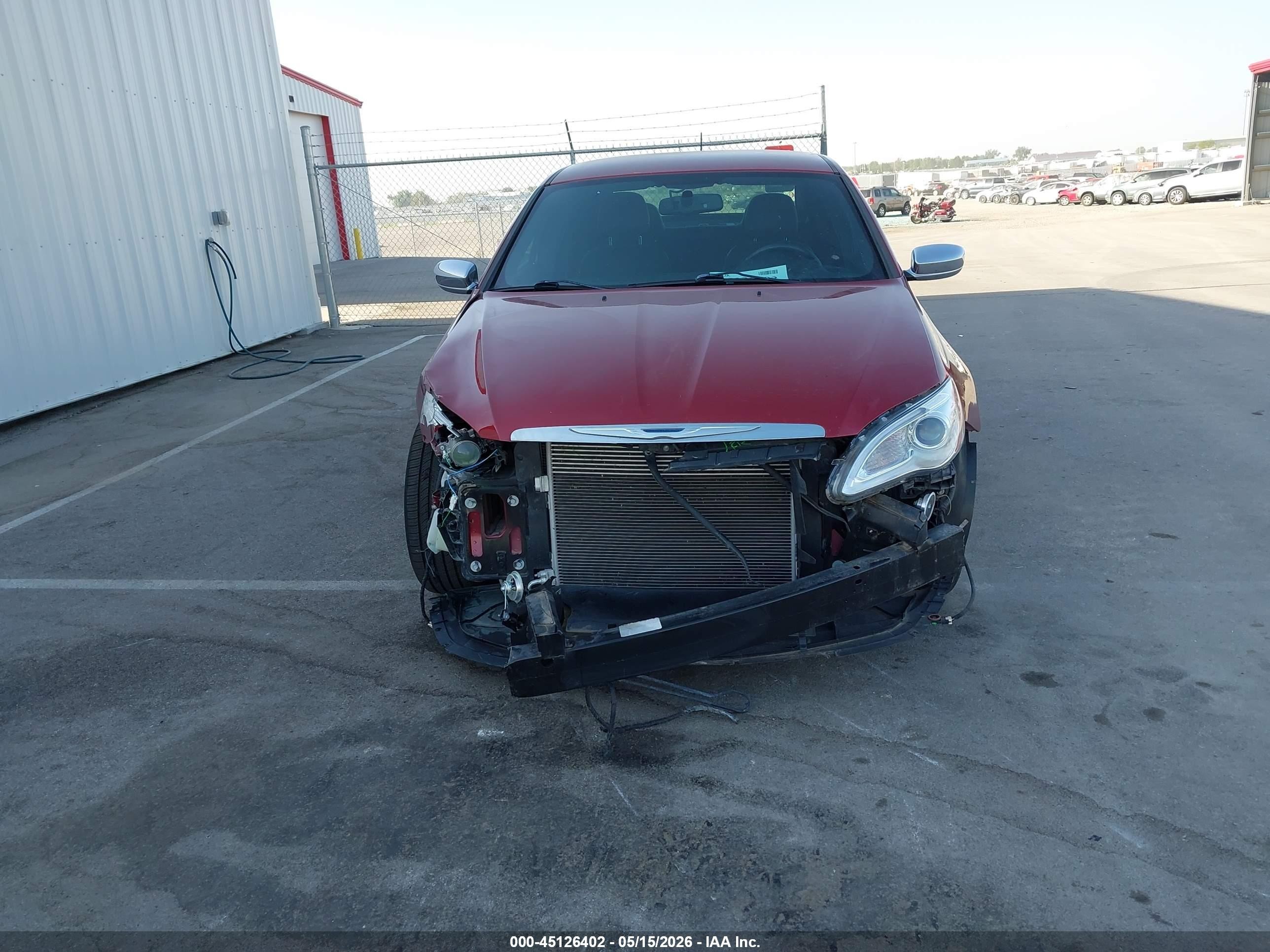2011 Chrysler 200 Limited Красный vin: 1C3BC2FB3BN583307