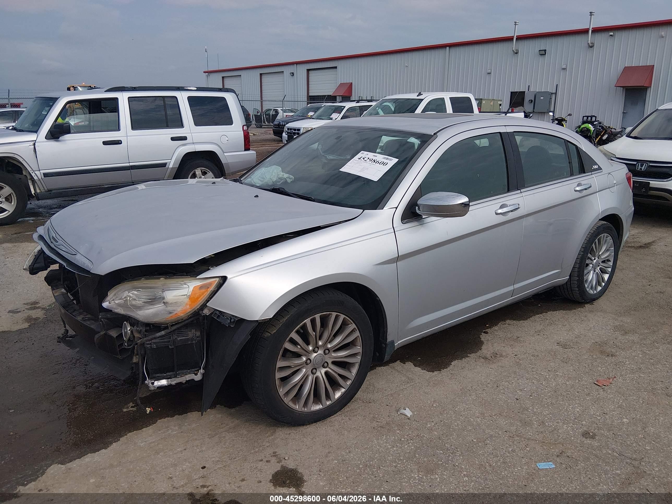 2011 Chrysler 200 Limited Silver vin: 1C3BC2FB5BN500945