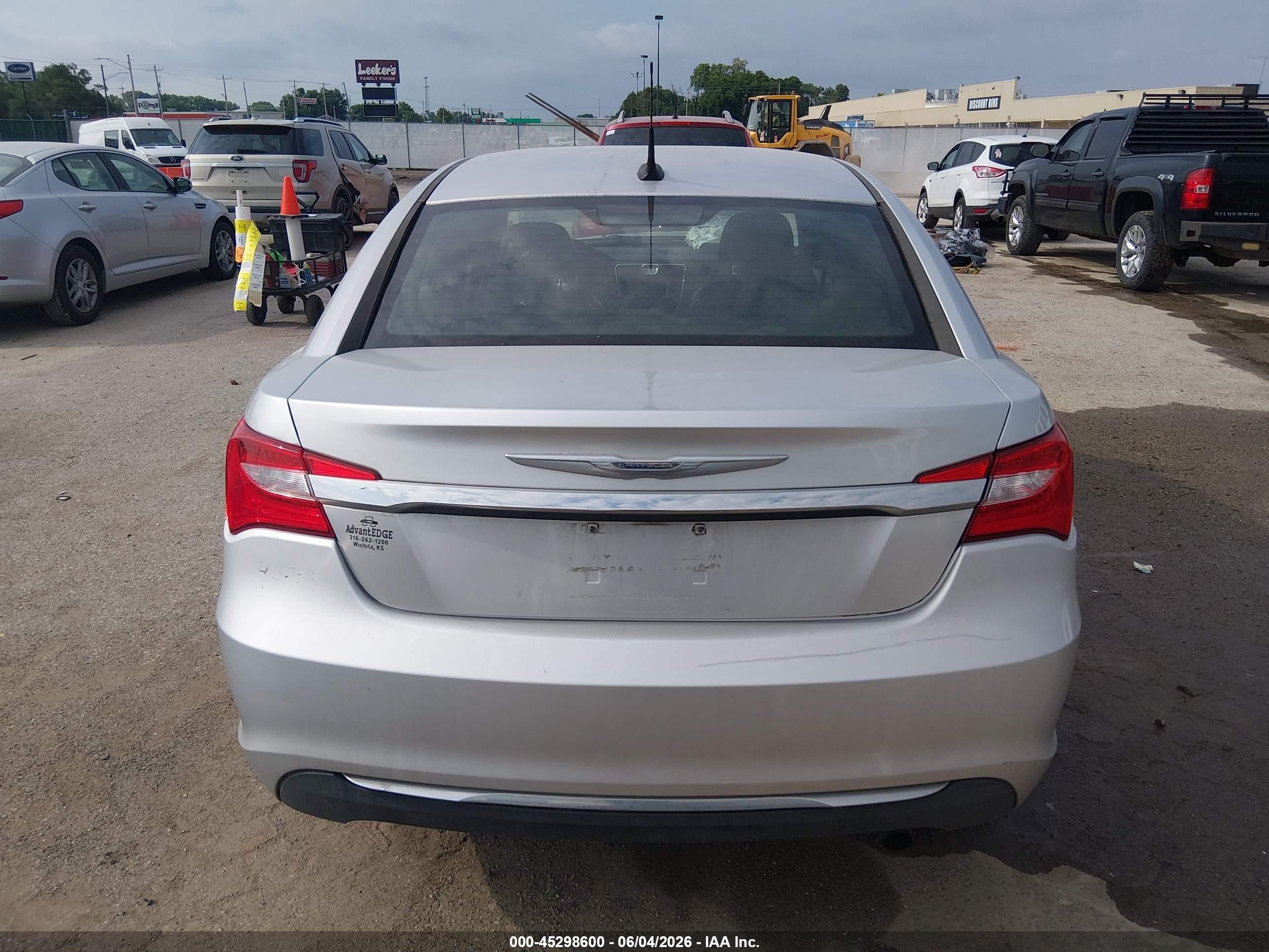 2011 Chrysler 200 Limited Silver vin: 1C3BC2FB5BN500945