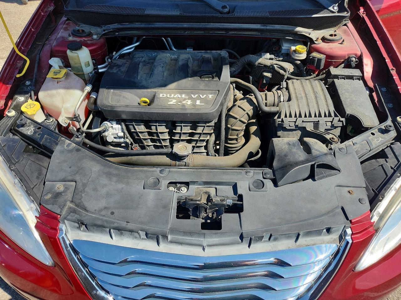 2011 Chrysler 200 Limited Maroon vin: 1C3BC2FBXBN595051