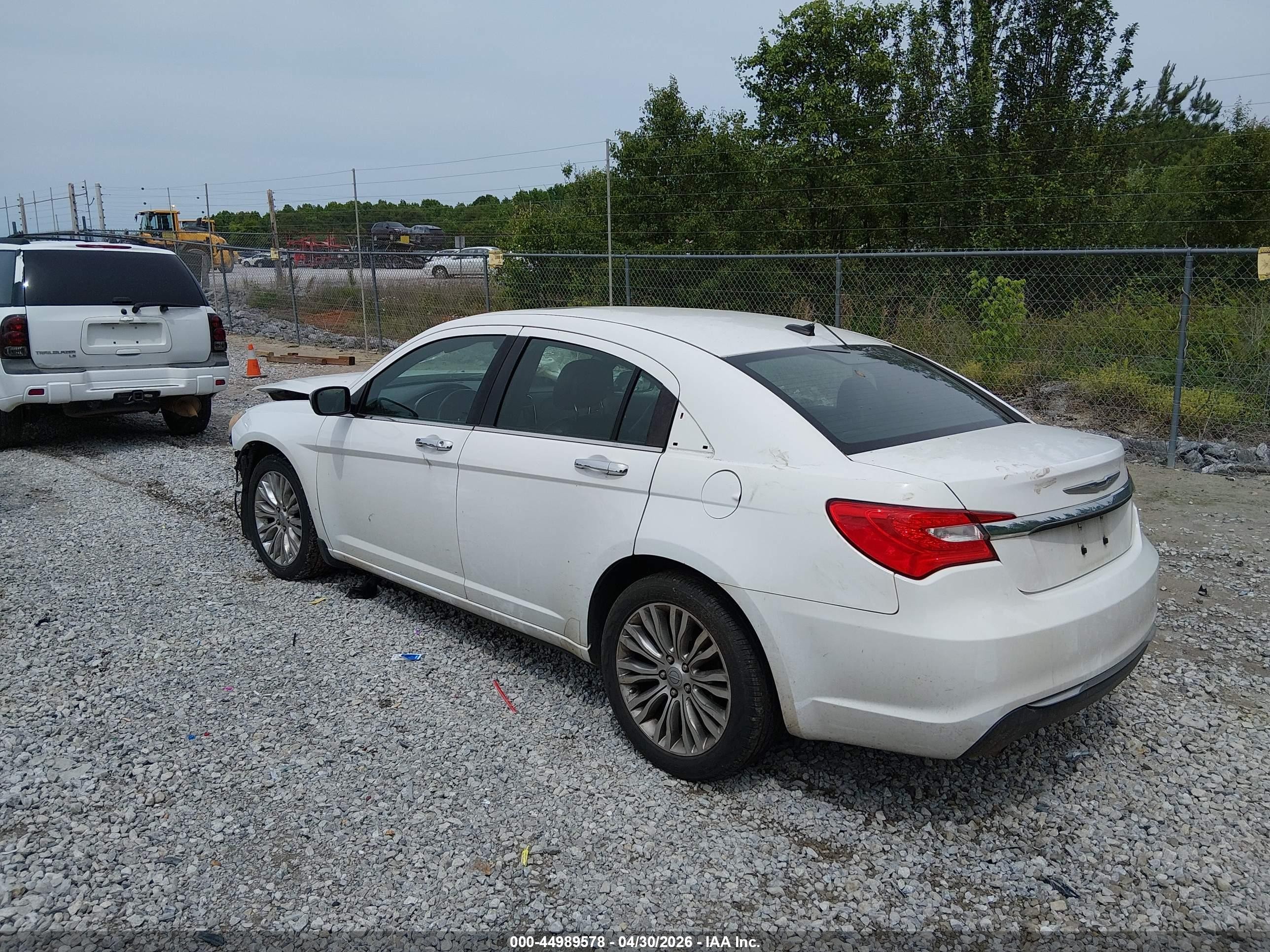 2011 Chrysler 200 Limited White vin: 1C3BC2FG1BN571913