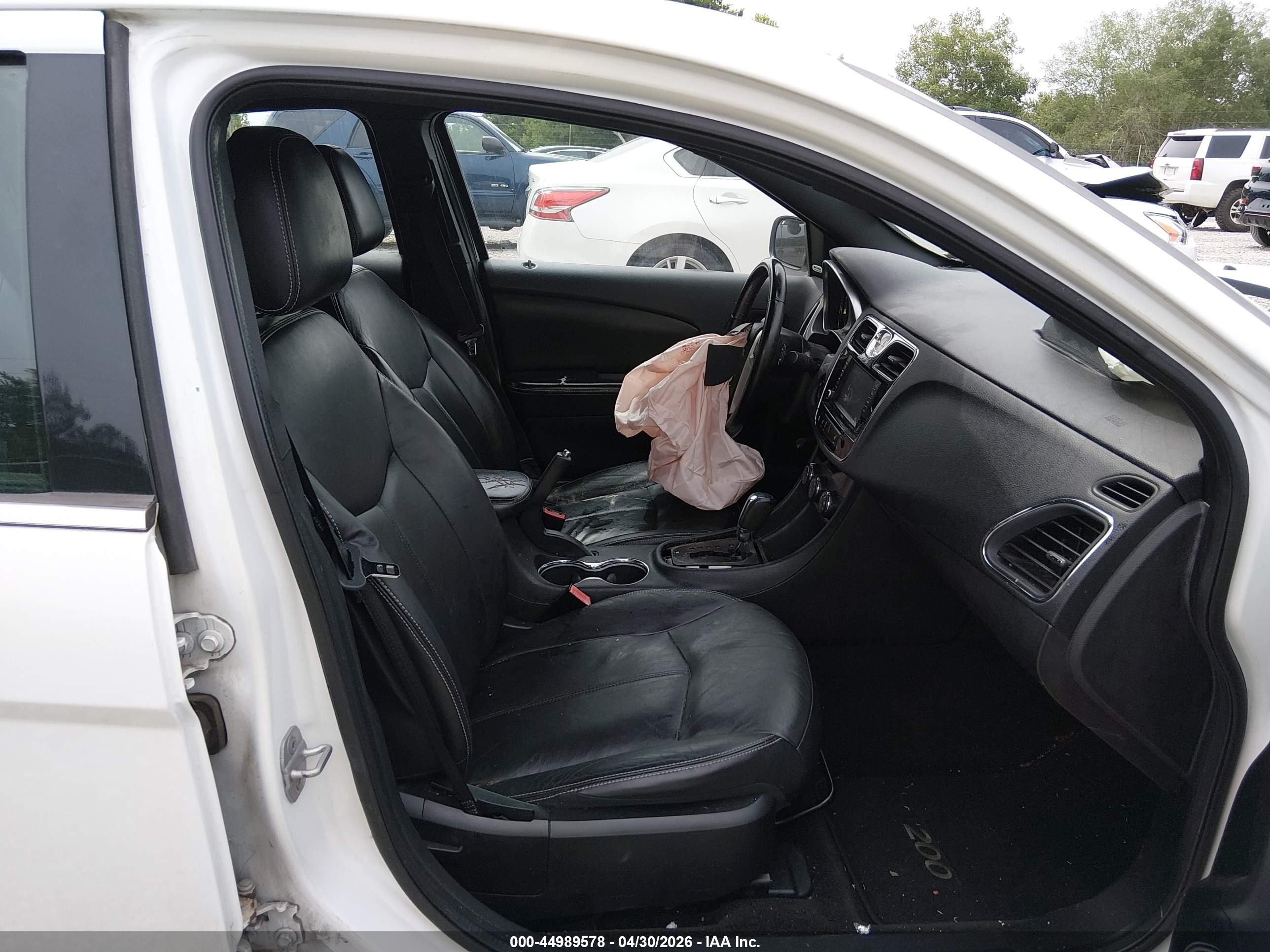 2011 Chrysler 200 Limited White vin: 1C3BC2FG1BN571913