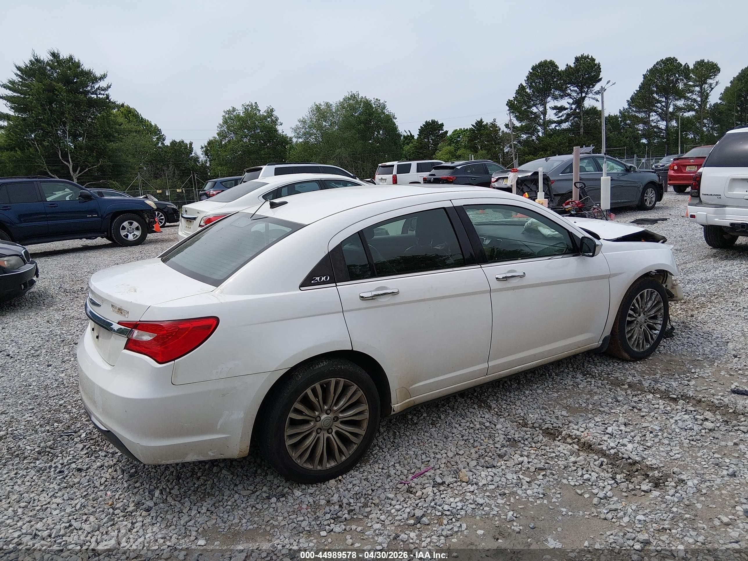 2011 Chrysler 200 Limited White vin: 1C3BC2FG1BN571913