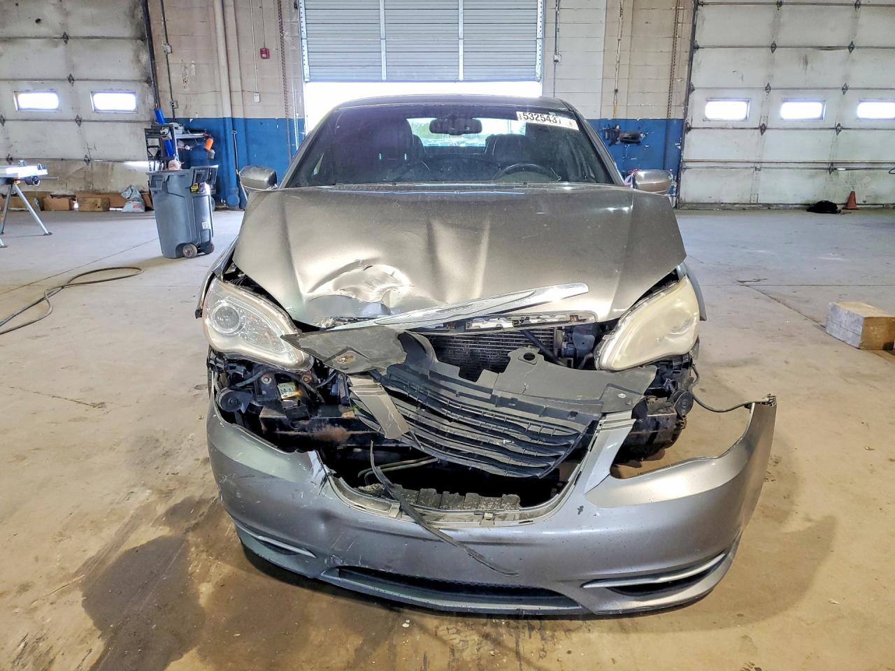 2011 Chrysler 200 Limited Silver vin: 1C3BC2FG1BN603596