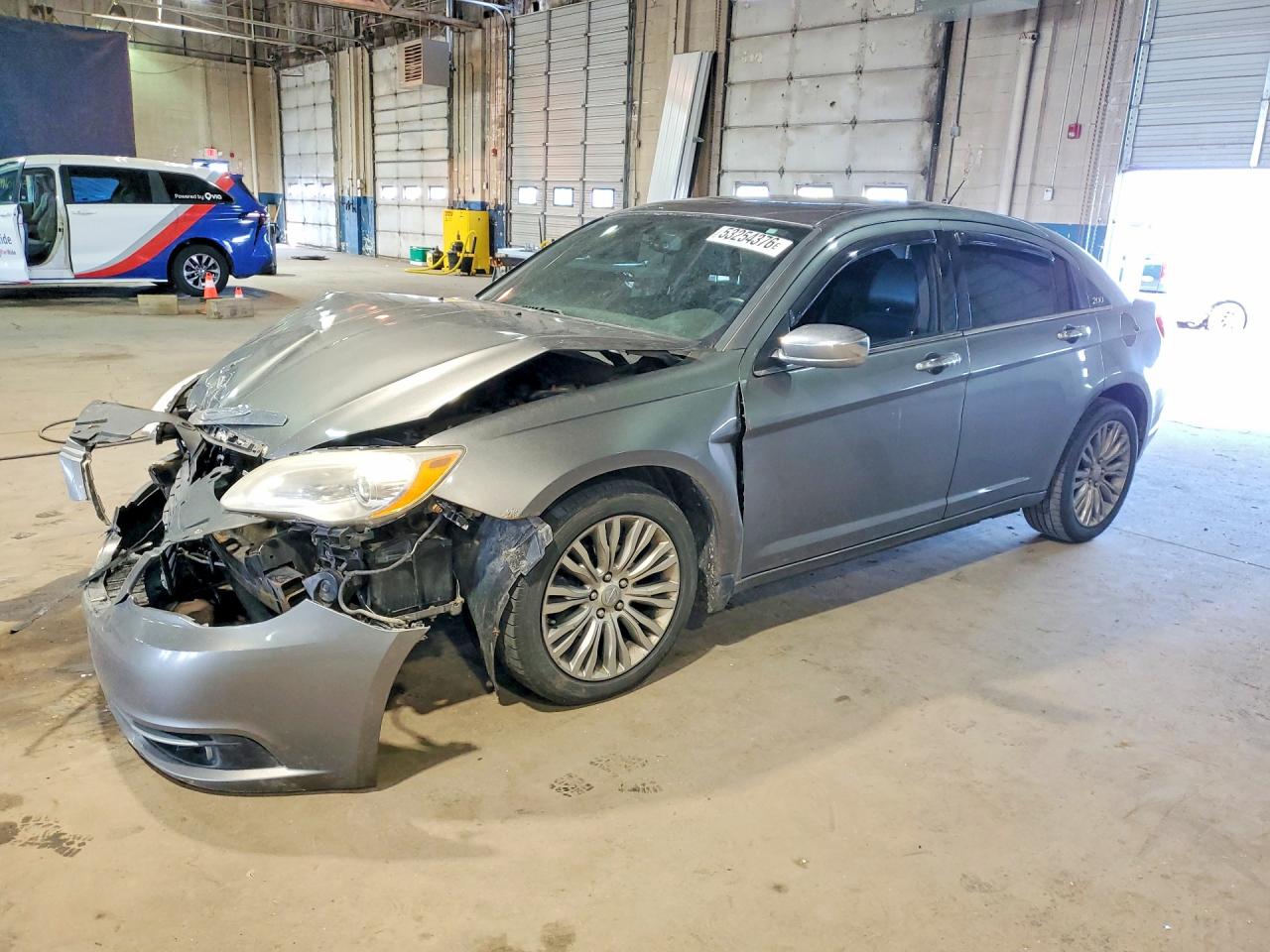 2011 Chrysler 200 Limited Silver vin: 1C3BC2FG1BN603596