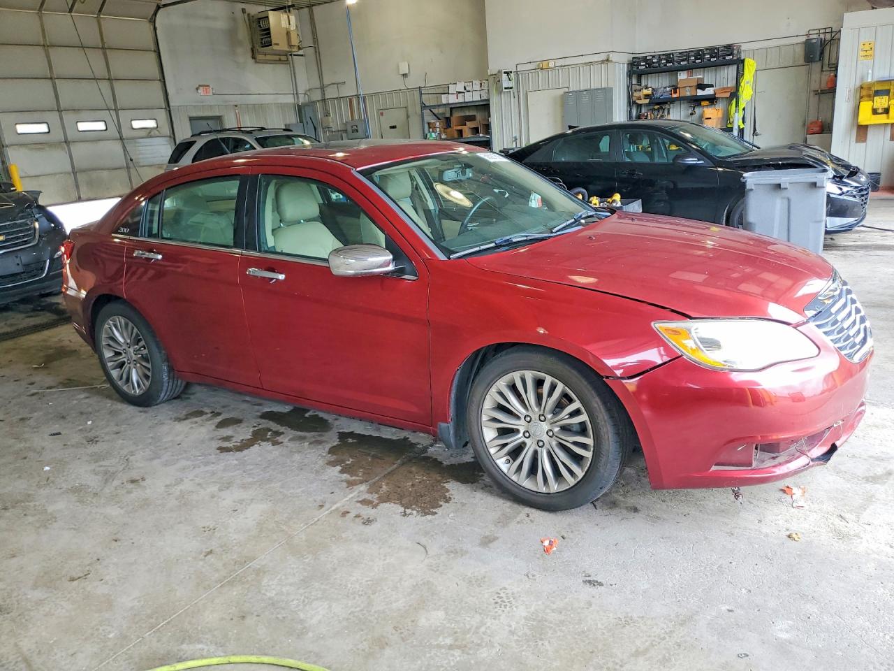 2011 Chrysler 200 Limited Red vin: 1C3BC2FG4BN504741