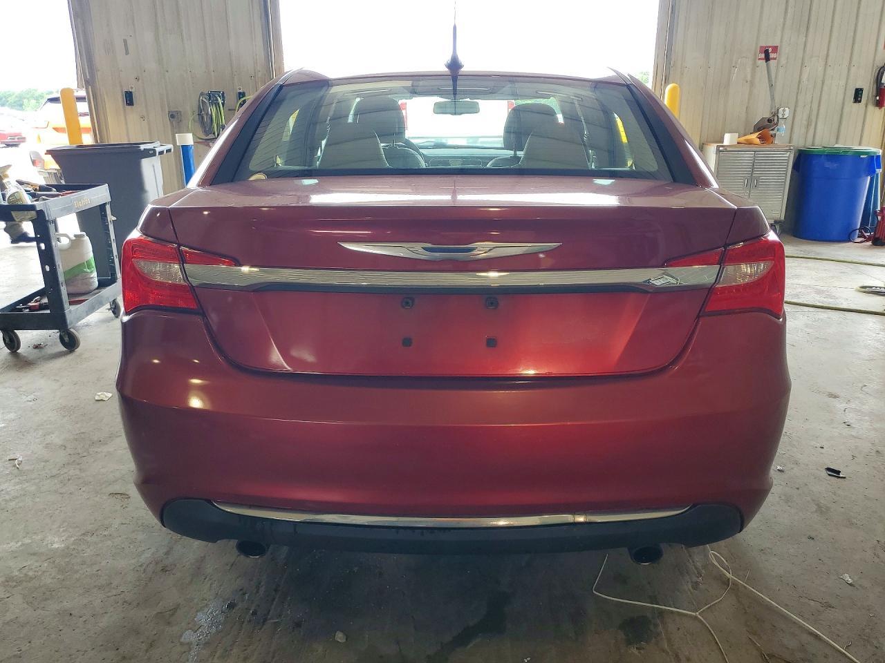 2011 Chrysler 200 Limited Red vin: 1C3BC2FG4BN504741