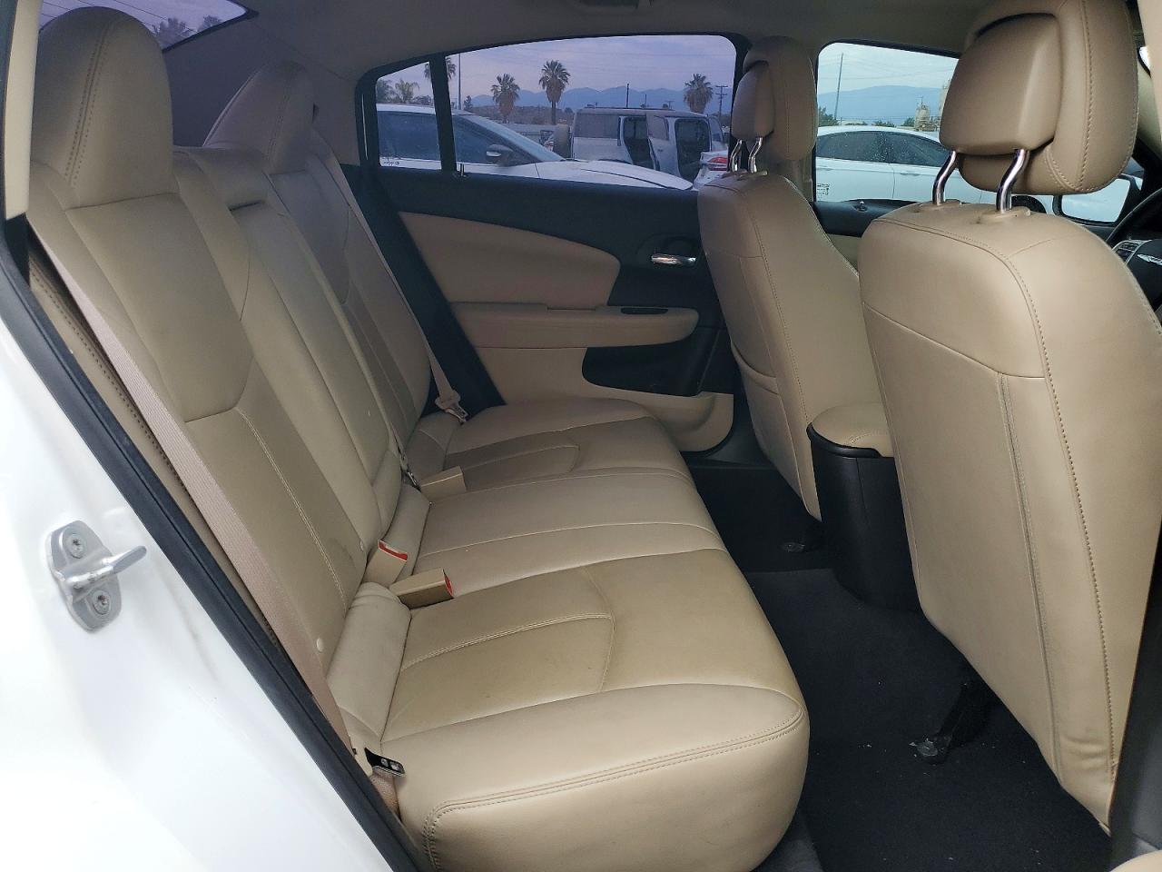 2011 Chrysler 200 Limited White vin: 1C3BC2FG7BN618216