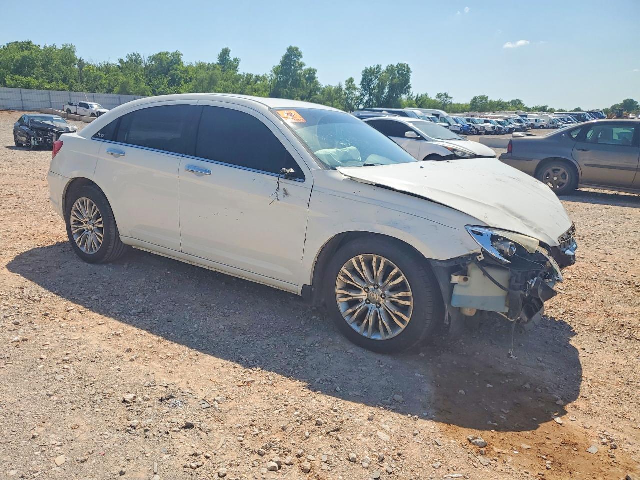 2011 Chrysler 200 White vin: 1C3BC2FG9BN505464