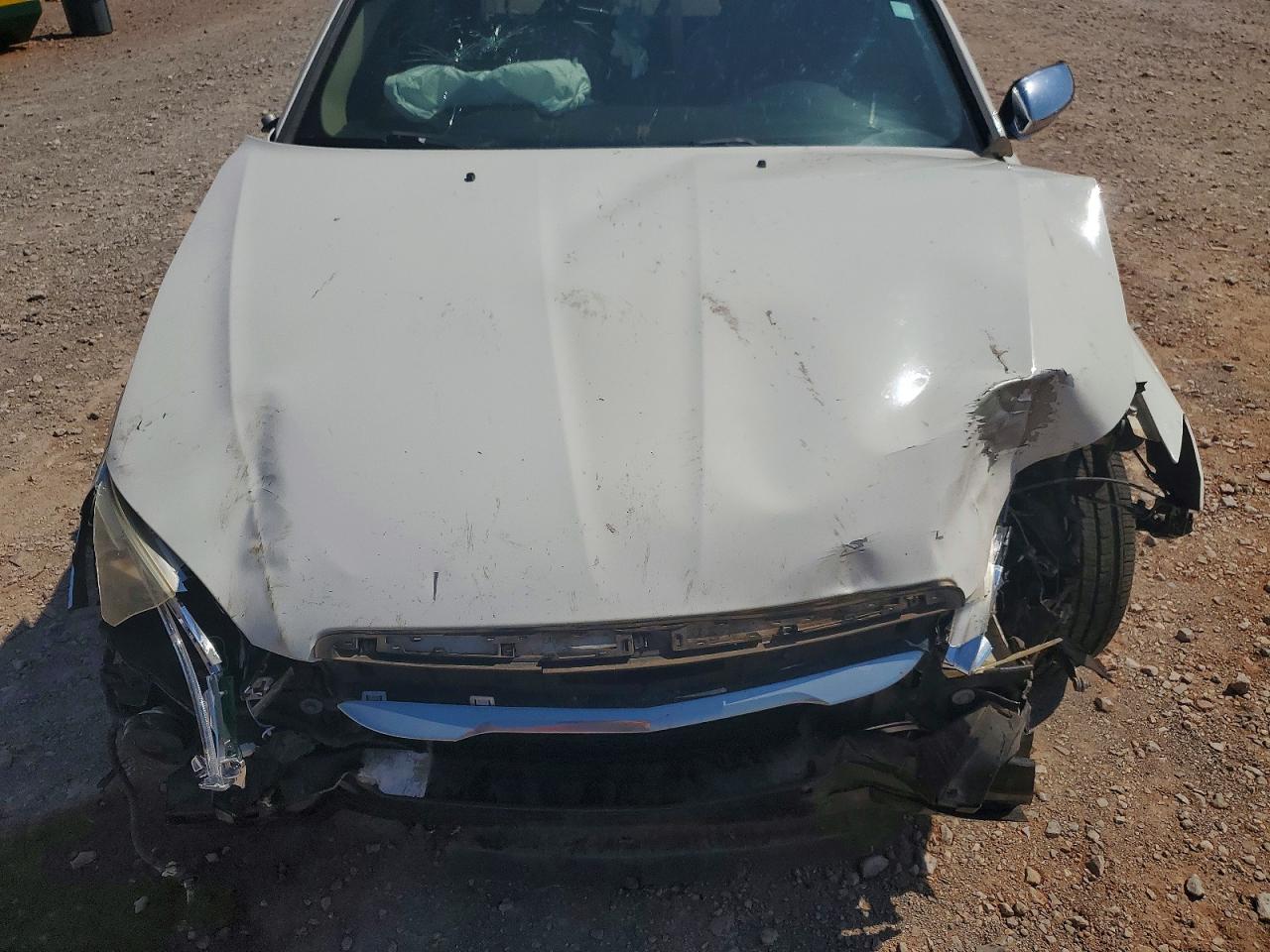 2011 Chrysler 200 White vin: 1C3BC2FG9BN505464