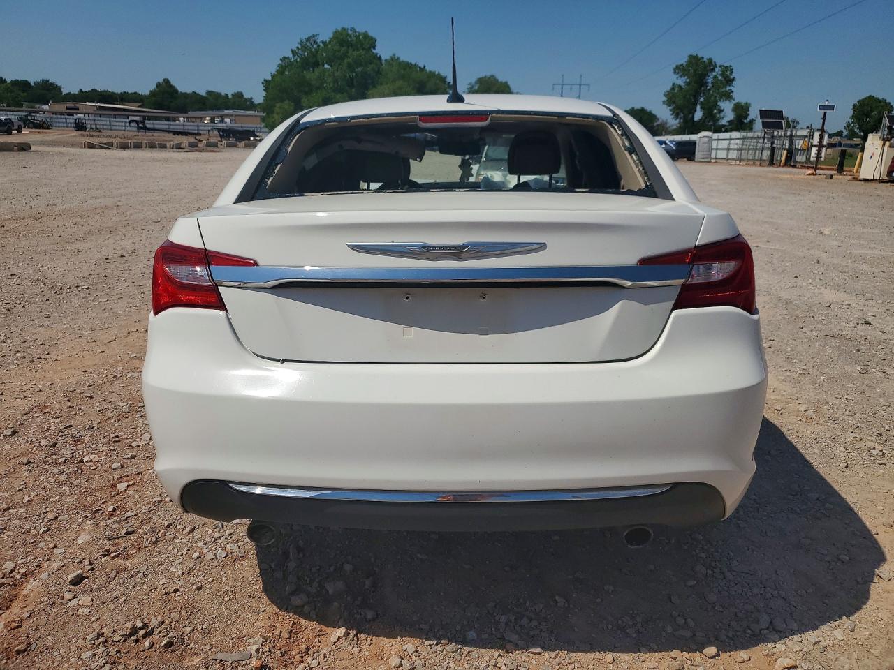 2011 Chrysler 200 White vin: 1C3BC2FG9BN505464