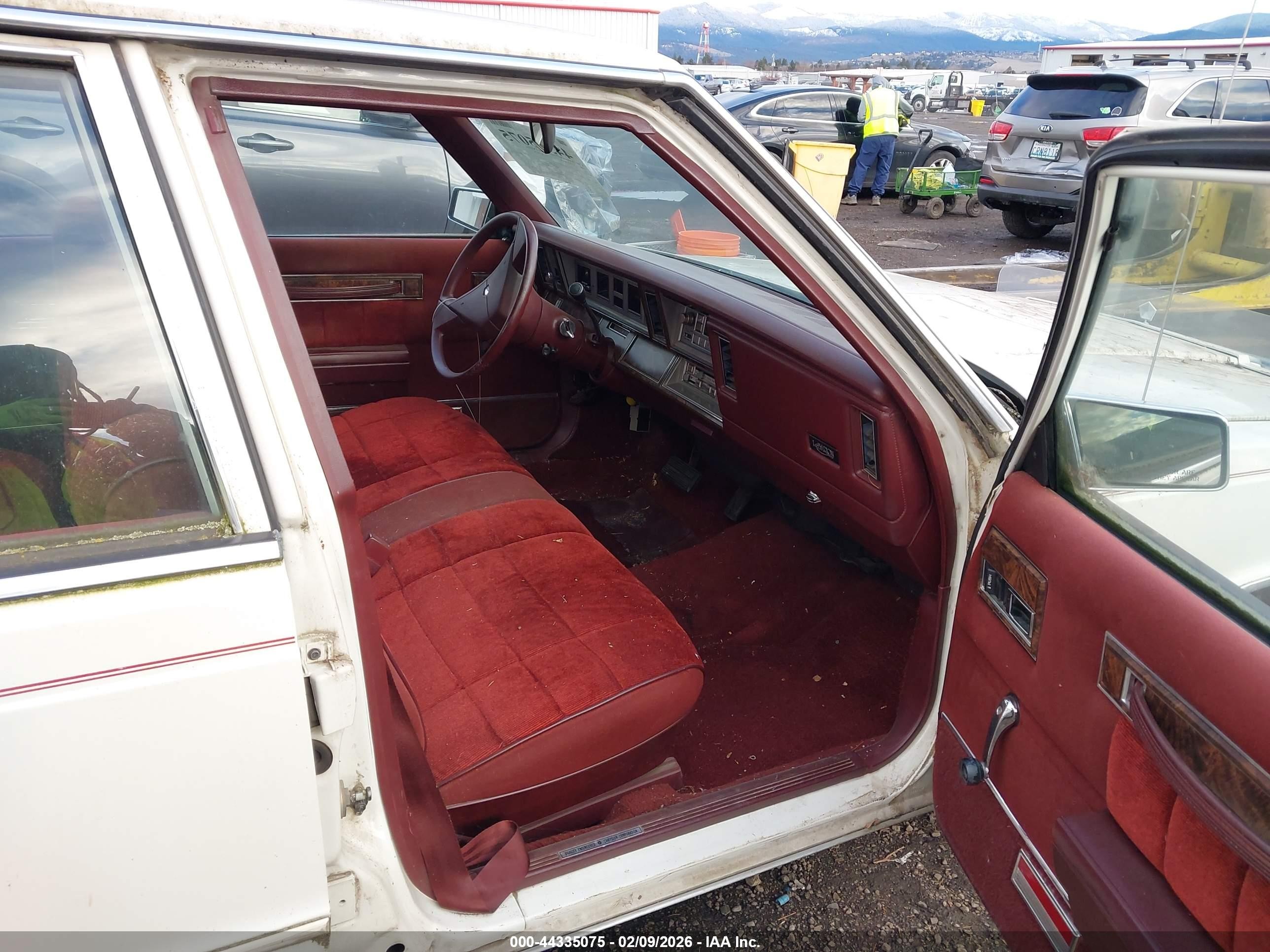 1987 Chrysler Lebaron   Белый vin: 1C3BC56K3HF309657