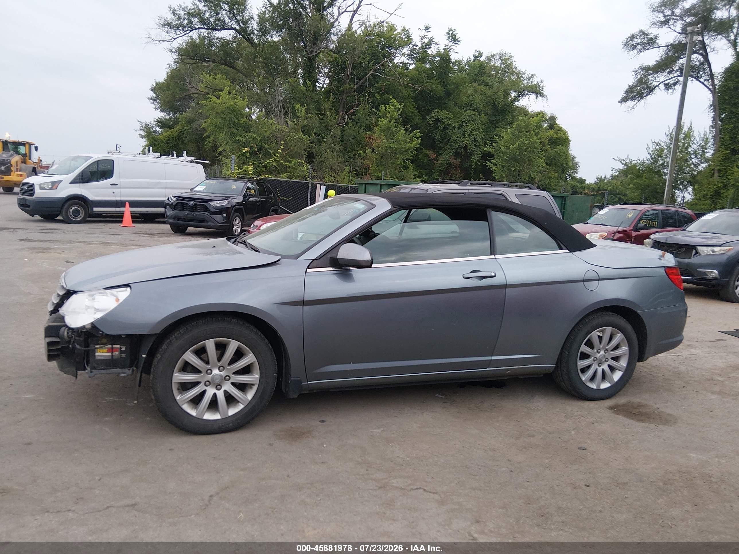 2010 Chrysler Sebring Touring Gray vin: 1C3BC5ED3AN116357