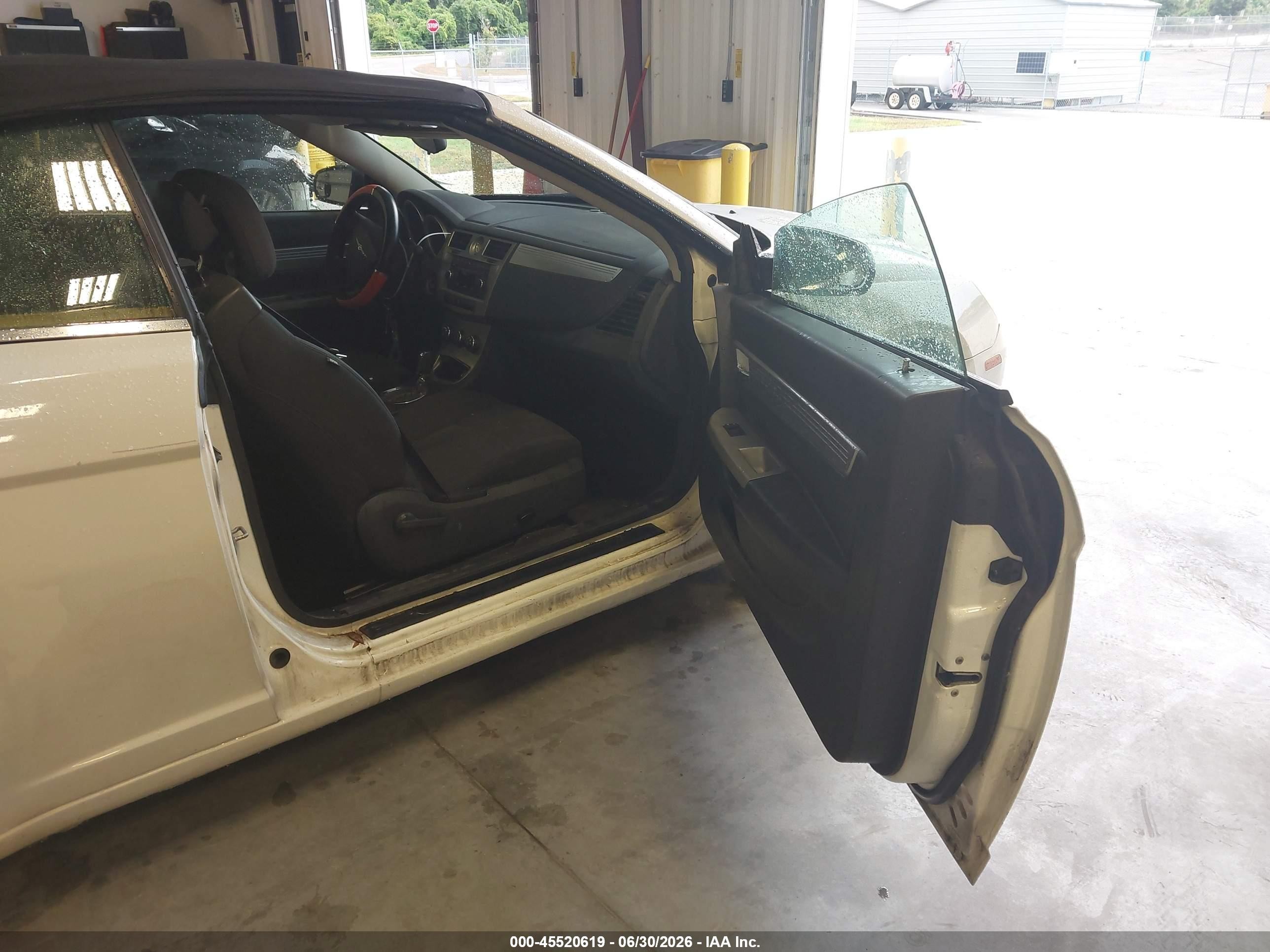 2010 Chrysler Sebring Touring White vin: 1C3BC5ED3AN142862