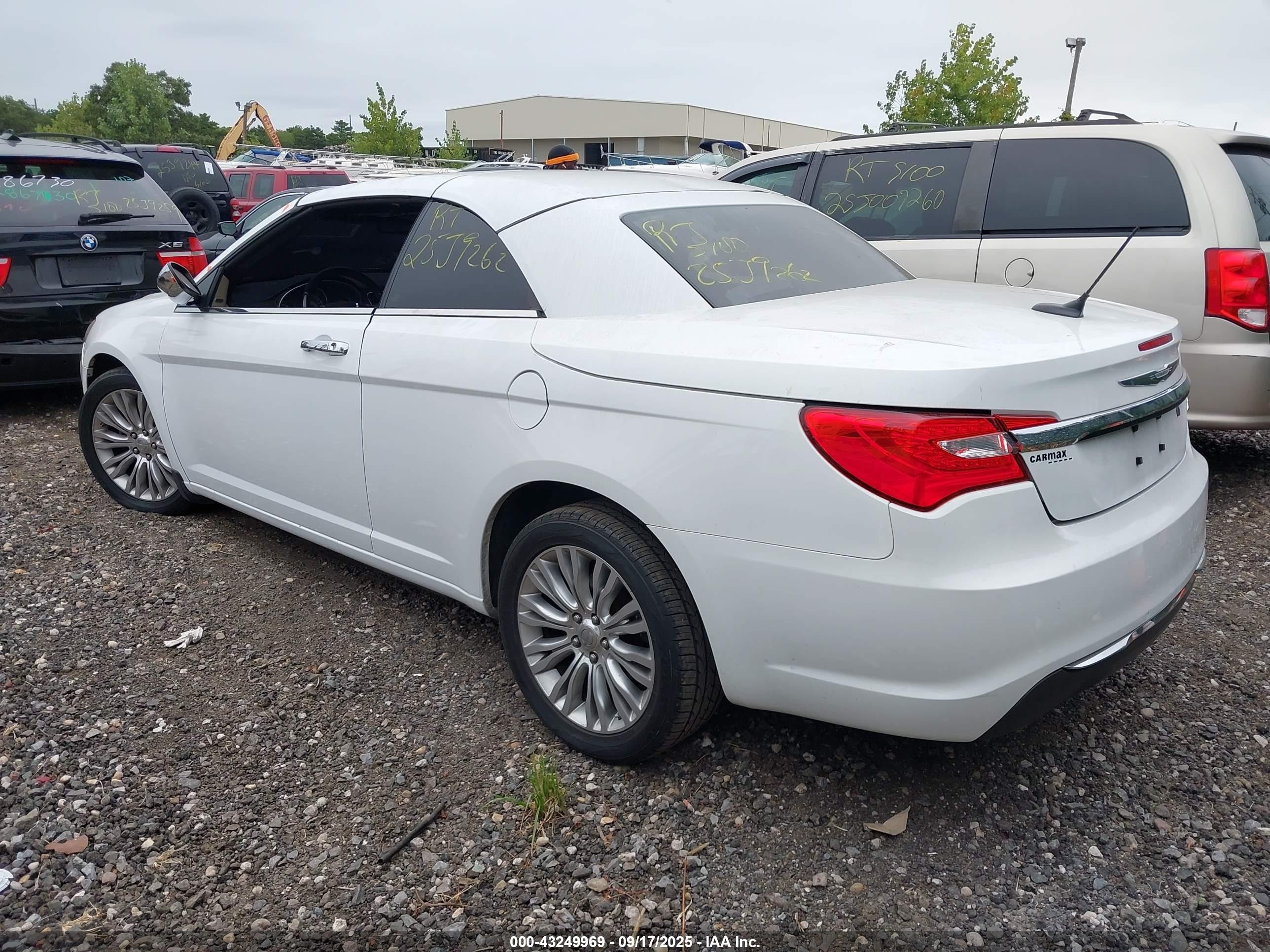 2011 Chrysler 200 Limited White vin: 1C3BC7EG6BN560615