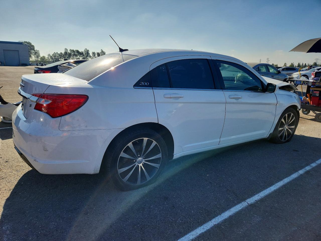 2011 Chrysler 200 S White vin: 1C3BC8FG7BN611205