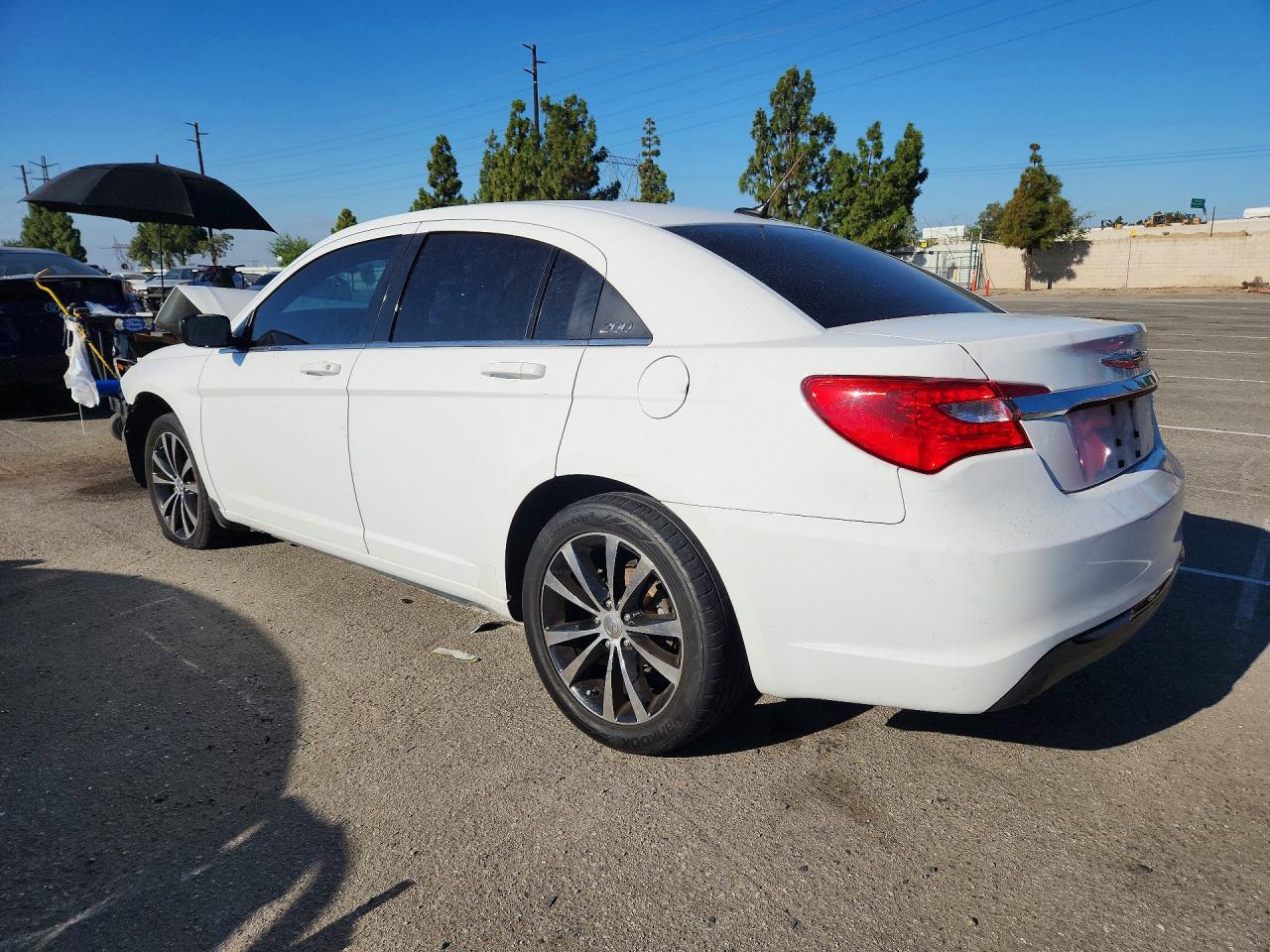 2011 Chrysler 200 S White vin: 1C3BC8FG7BN611205
