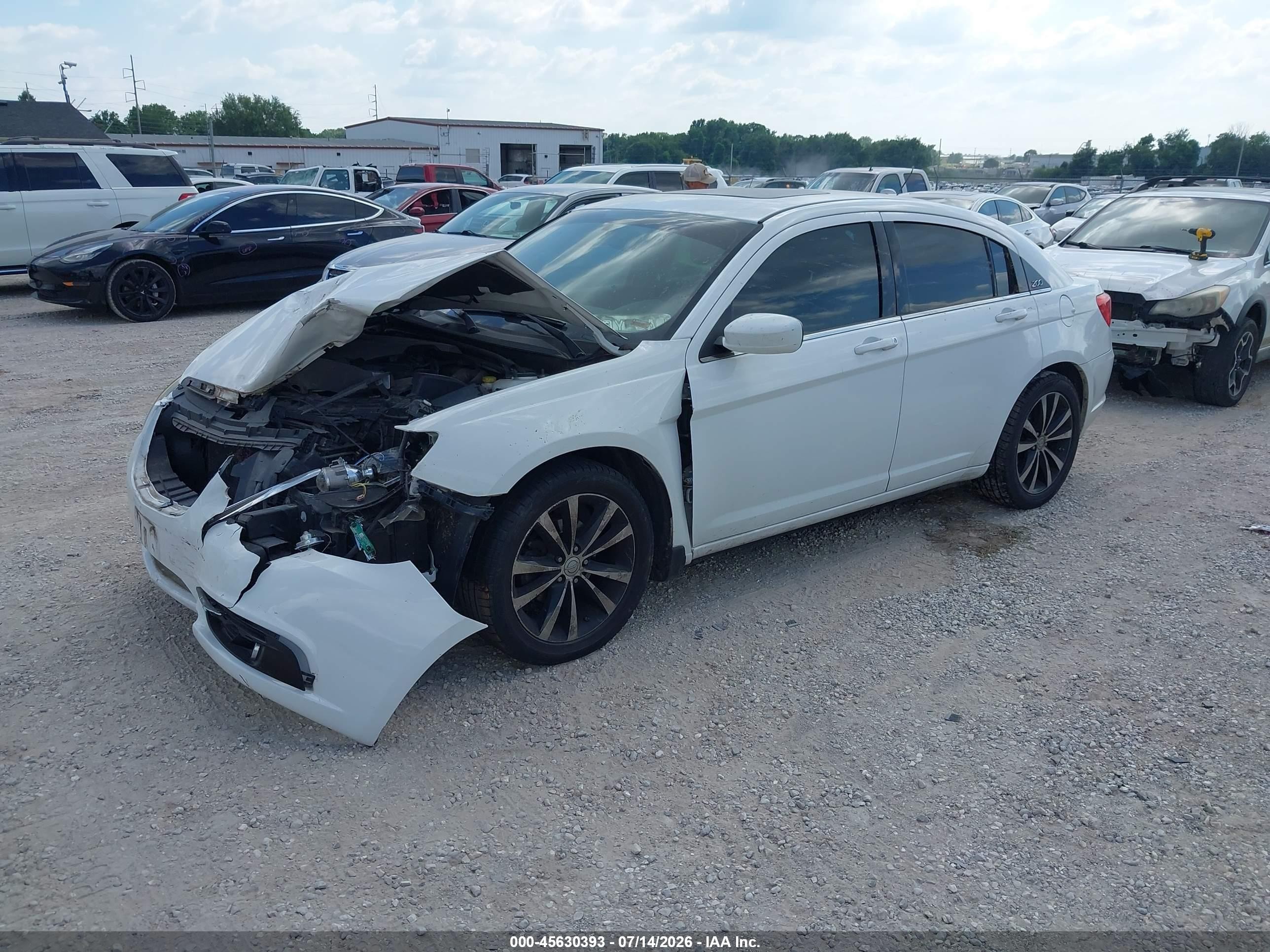 2011 Chrysler 200 S White vin: 1C3BC8FGXBN567586