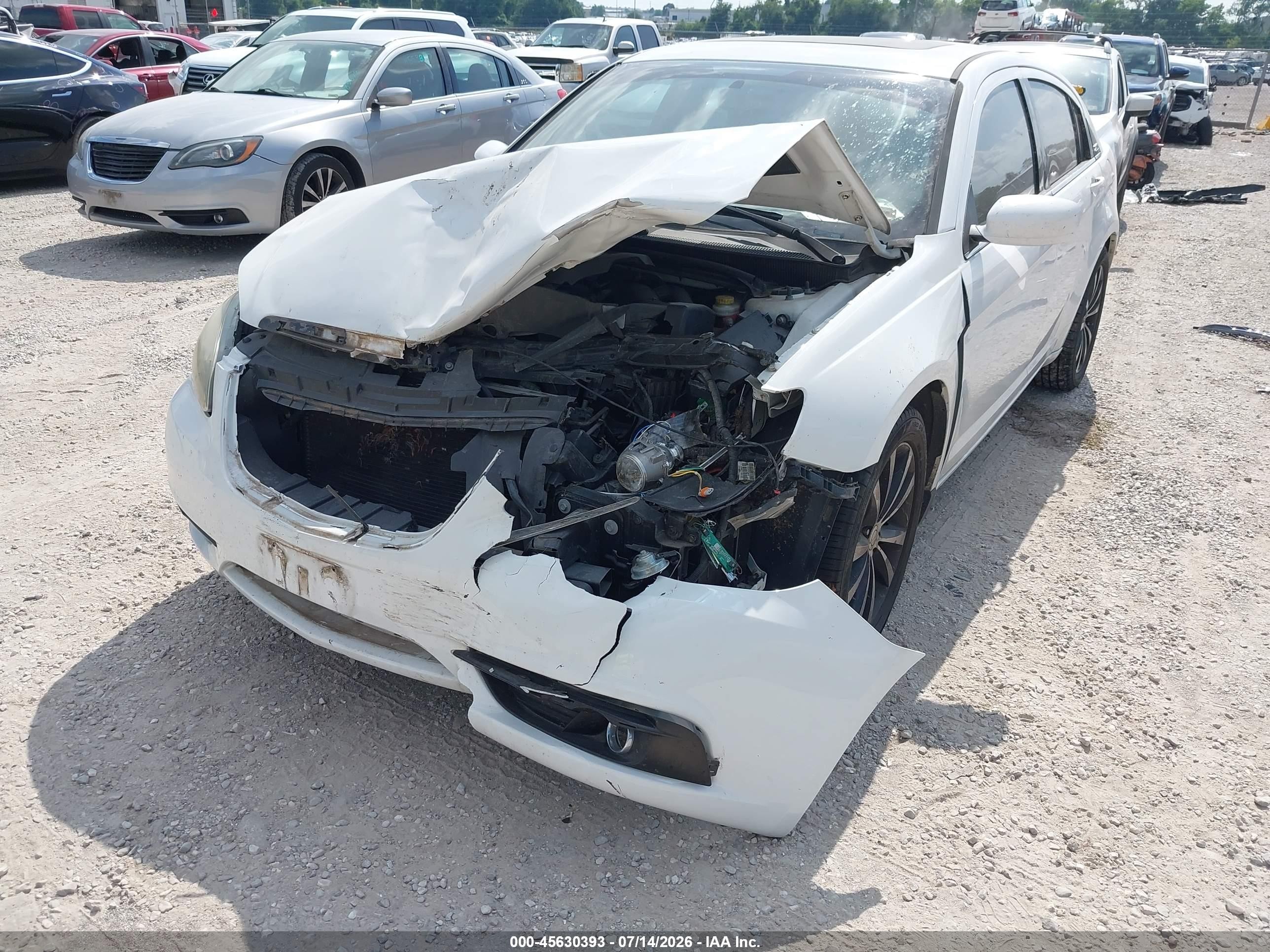 2011 Chrysler 200 S White vin: 1C3BC8FGXBN567586