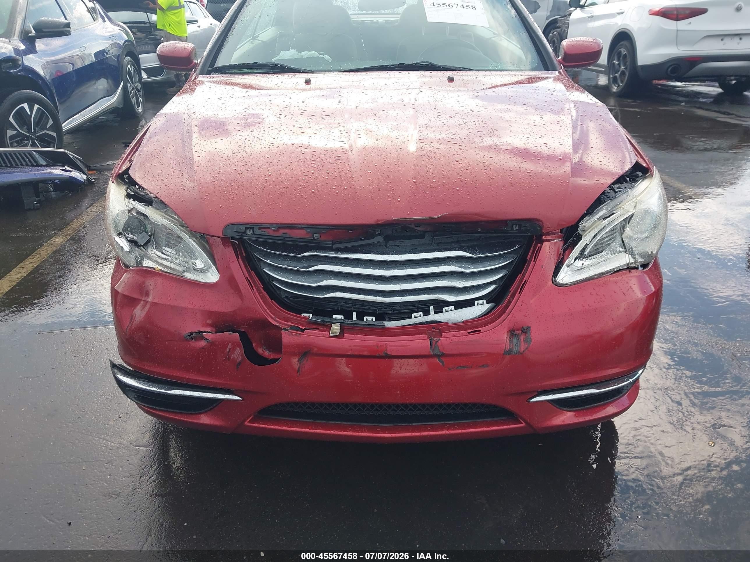 2012 Chrysler 200 Touring Red vin: 1C3BCBEB0CN162891