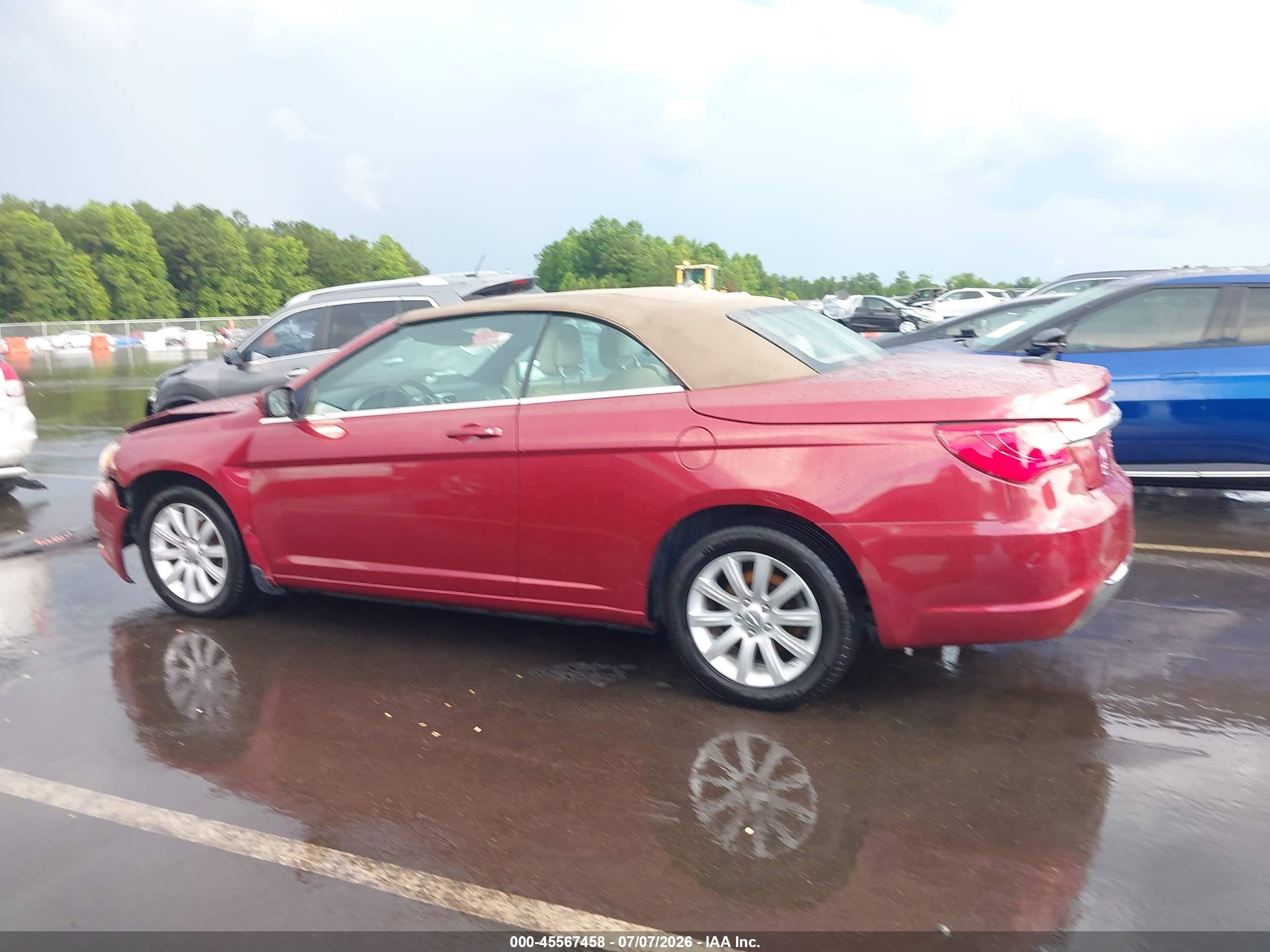 2012 Chrysler 200 Touring Red vin: 1C3BCBEB0CN162891