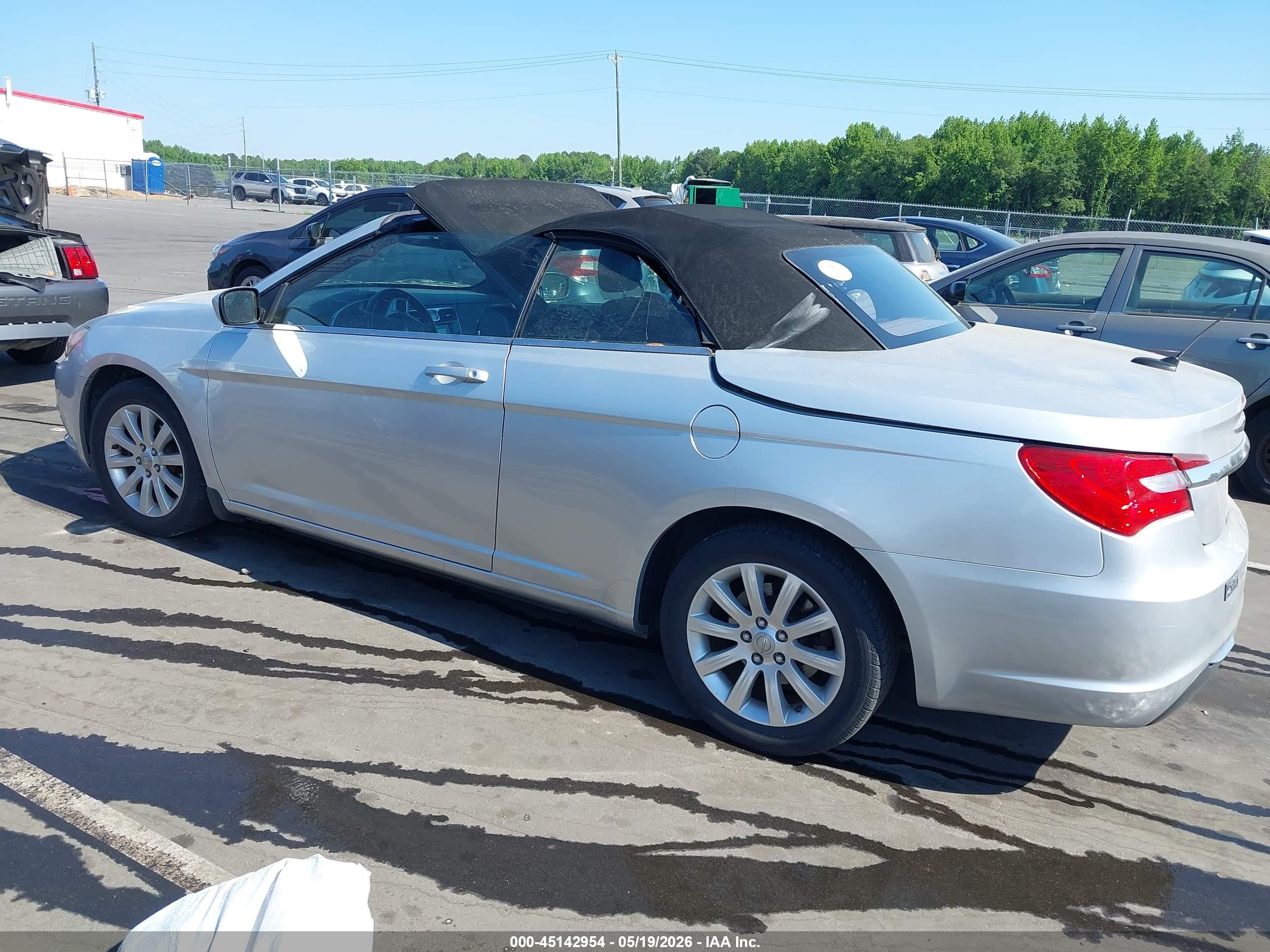 2012 Chrysler 200 Touring Silver vin: 1C3BCBEB0CN229554
