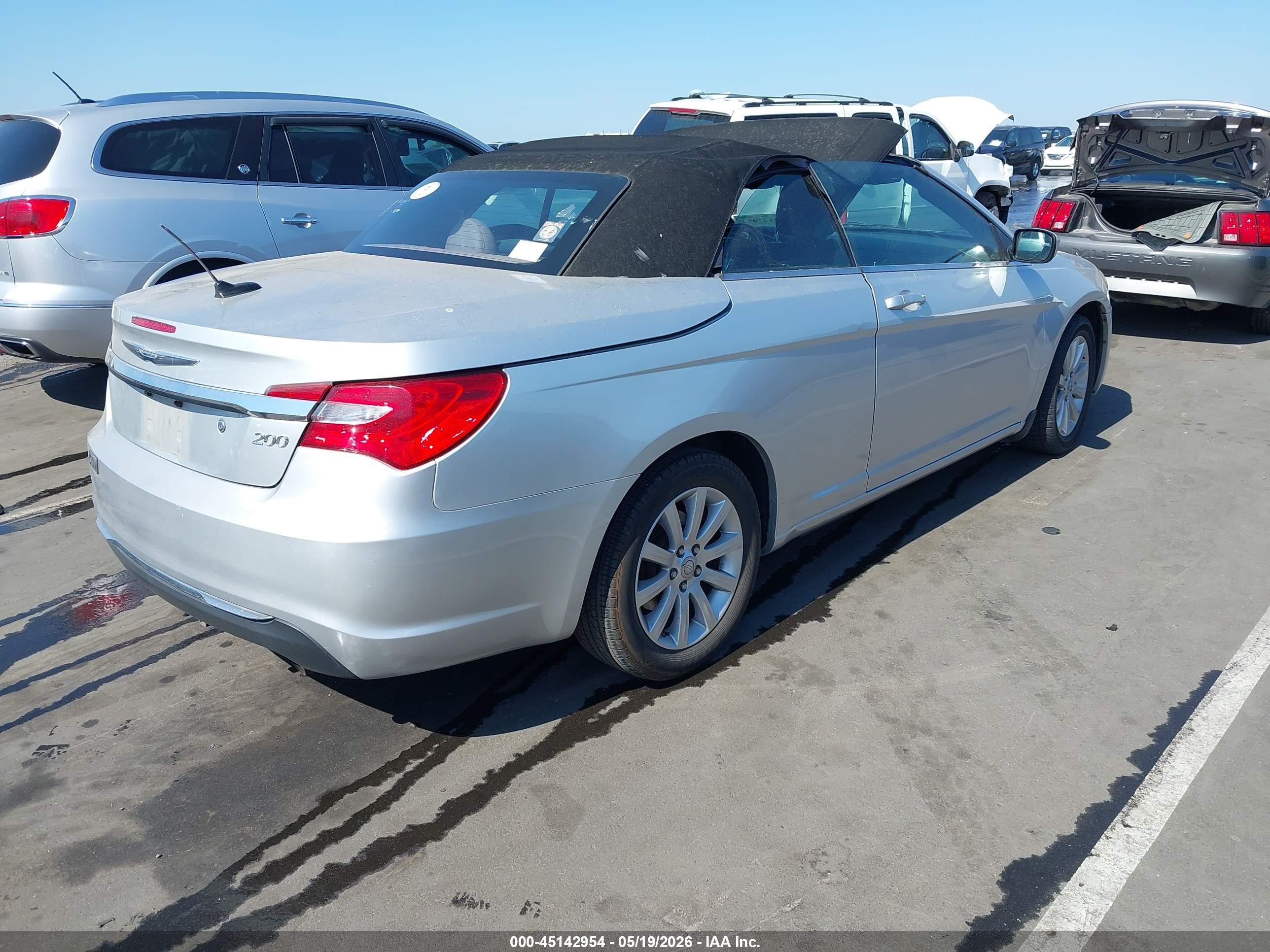 2012 Chrysler 200 Touring Silver vin: 1C3BCBEB0CN229554