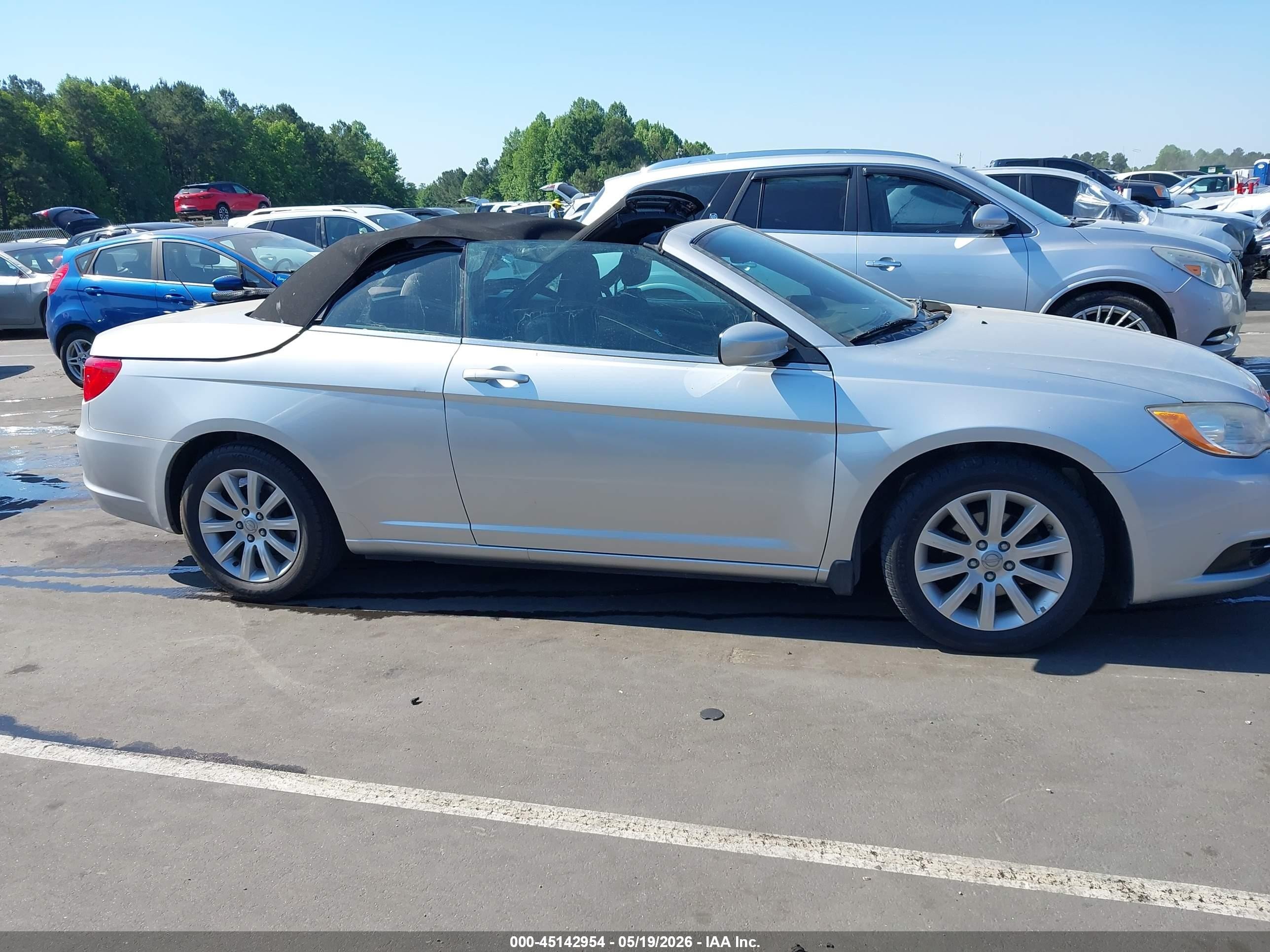 2012 Chrysler 200 Touring Silver vin: 1C3BCBEB0CN229554
