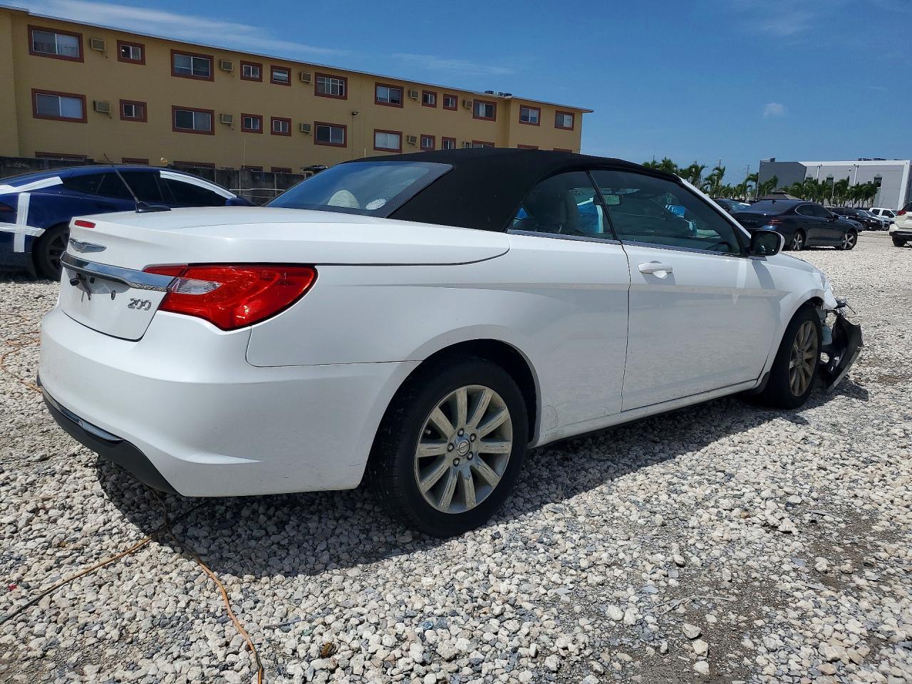 2013 Chrysler 200 Touring Белый vin: 1C3BCBEB1DN533011