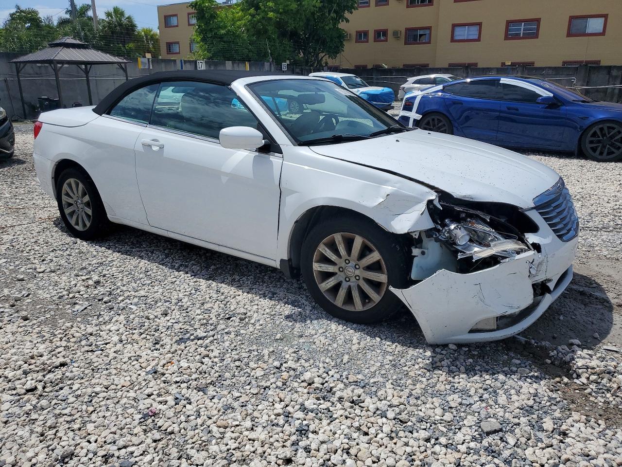 2013 Chrysler 200 Touring Белый vin: 1C3BCBEB1DN533011