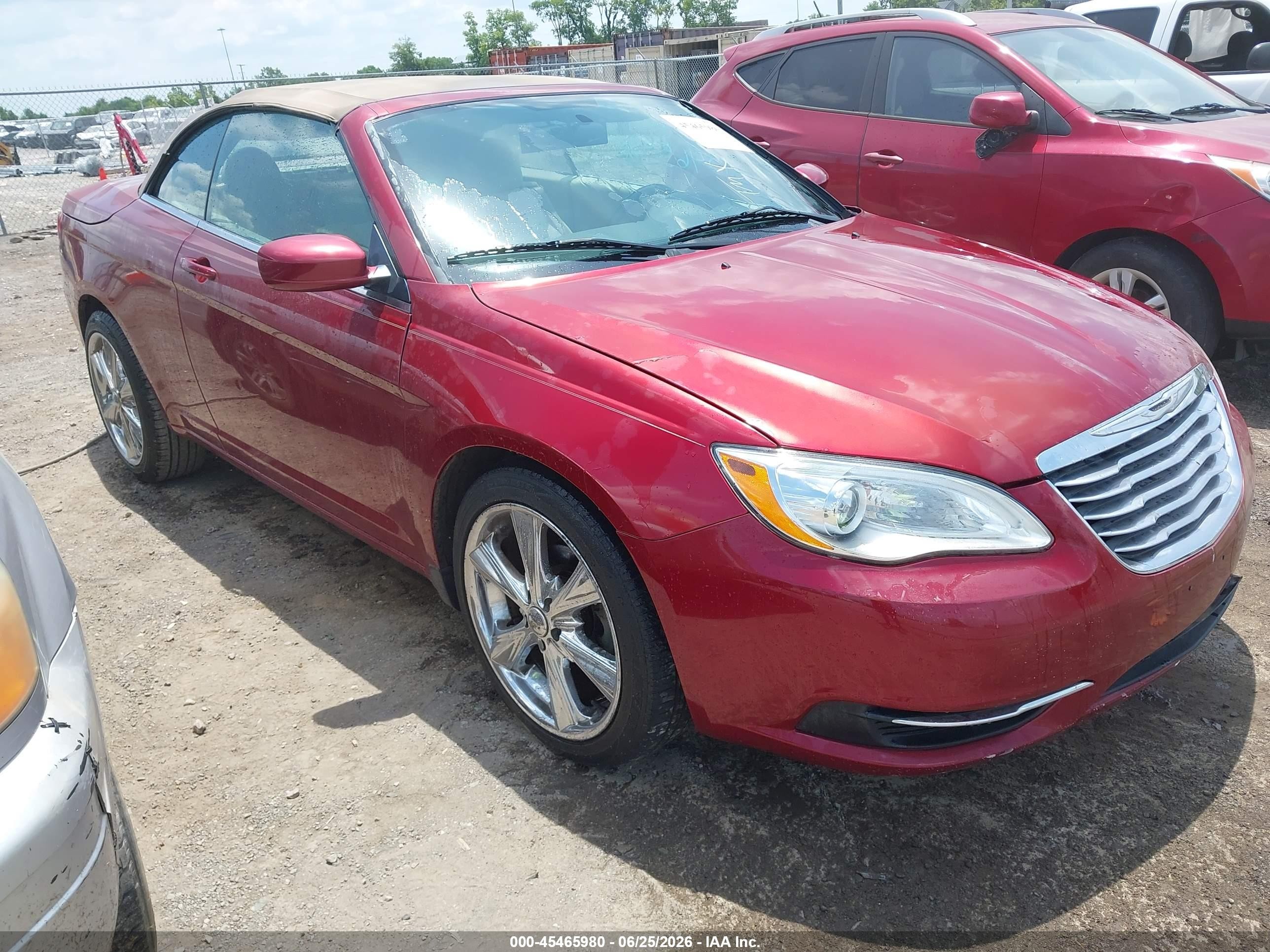 2014 Chrysler 200 Touring Red vin: 1C3BCBEB3EN157994
