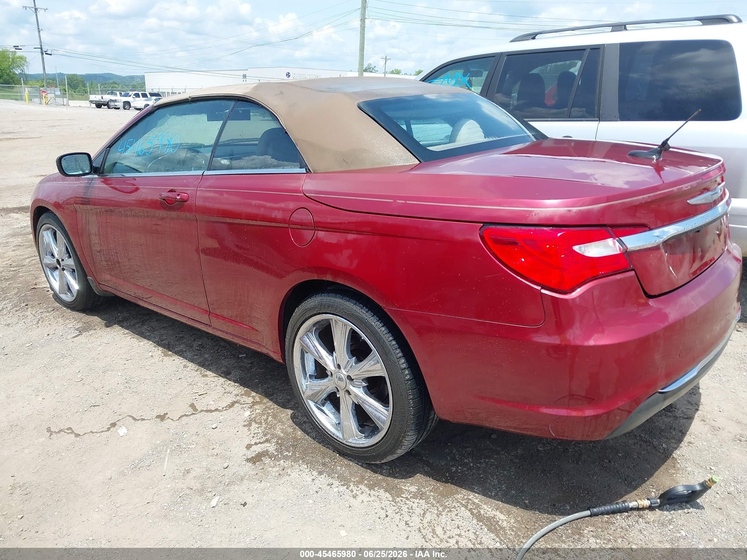 2014 Chrysler 200 Touring Red vin: 1C3BCBEB3EN157994