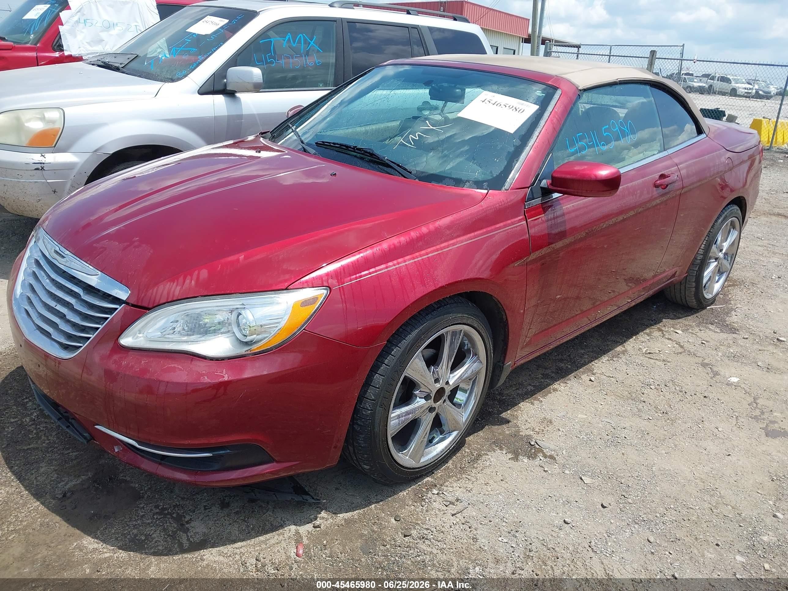 2014 Chrysler 200 Touring Red vin: 1C3BCBEB3EN157994