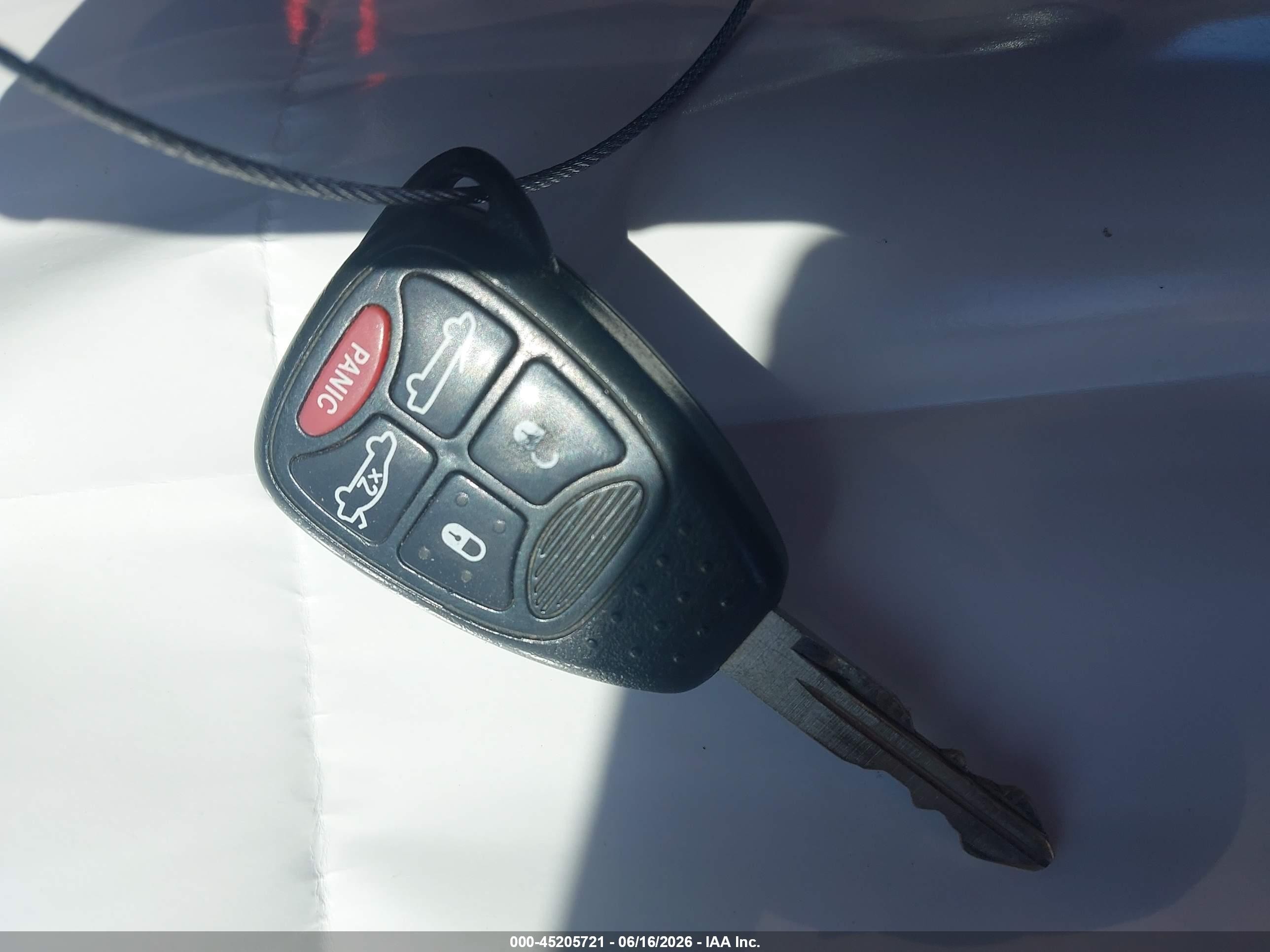2013 Chrysler 200 Touring White vin: 1C3BCBEB4DN511777
