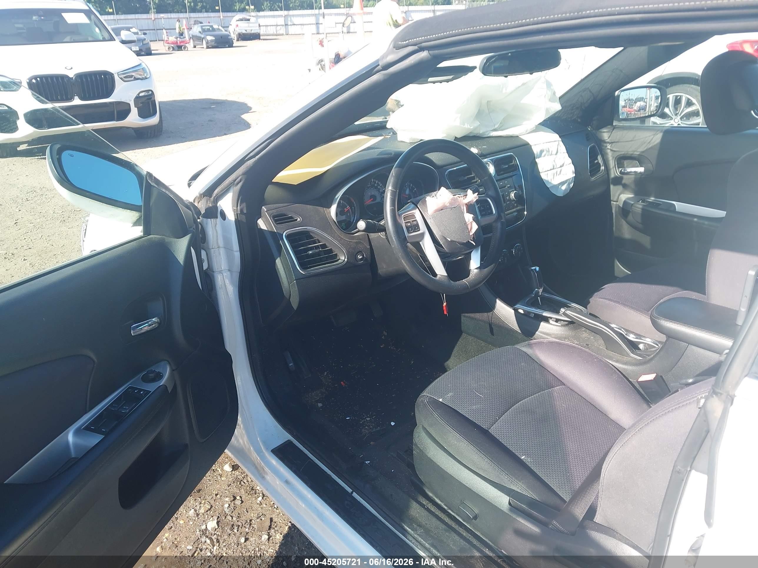 2013 Chrysler 200 Touring White vin: 1C3BCBEB4DN511777