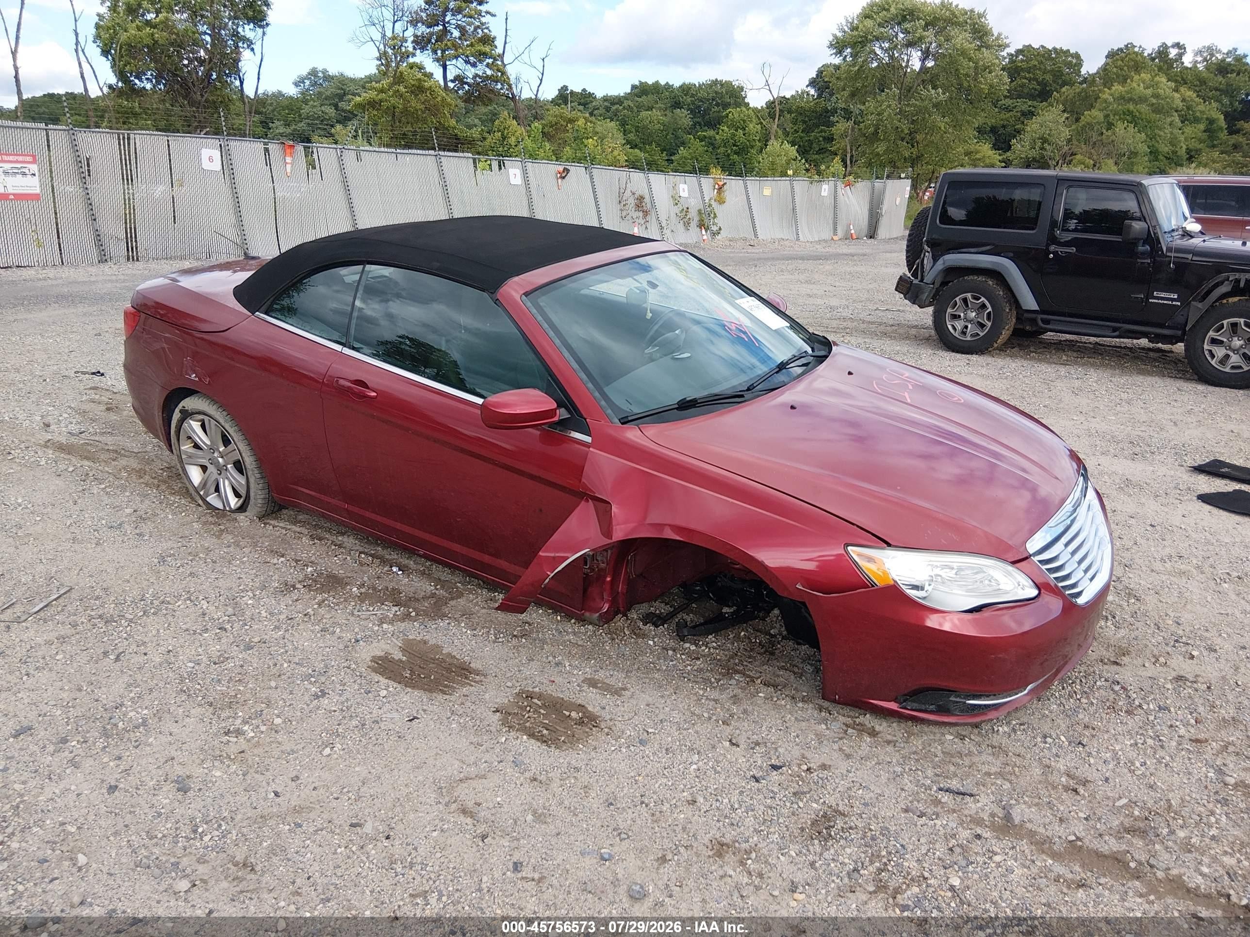2012 Chrysler 200 Touring Red vin: 1C3BCBEB5CN142846