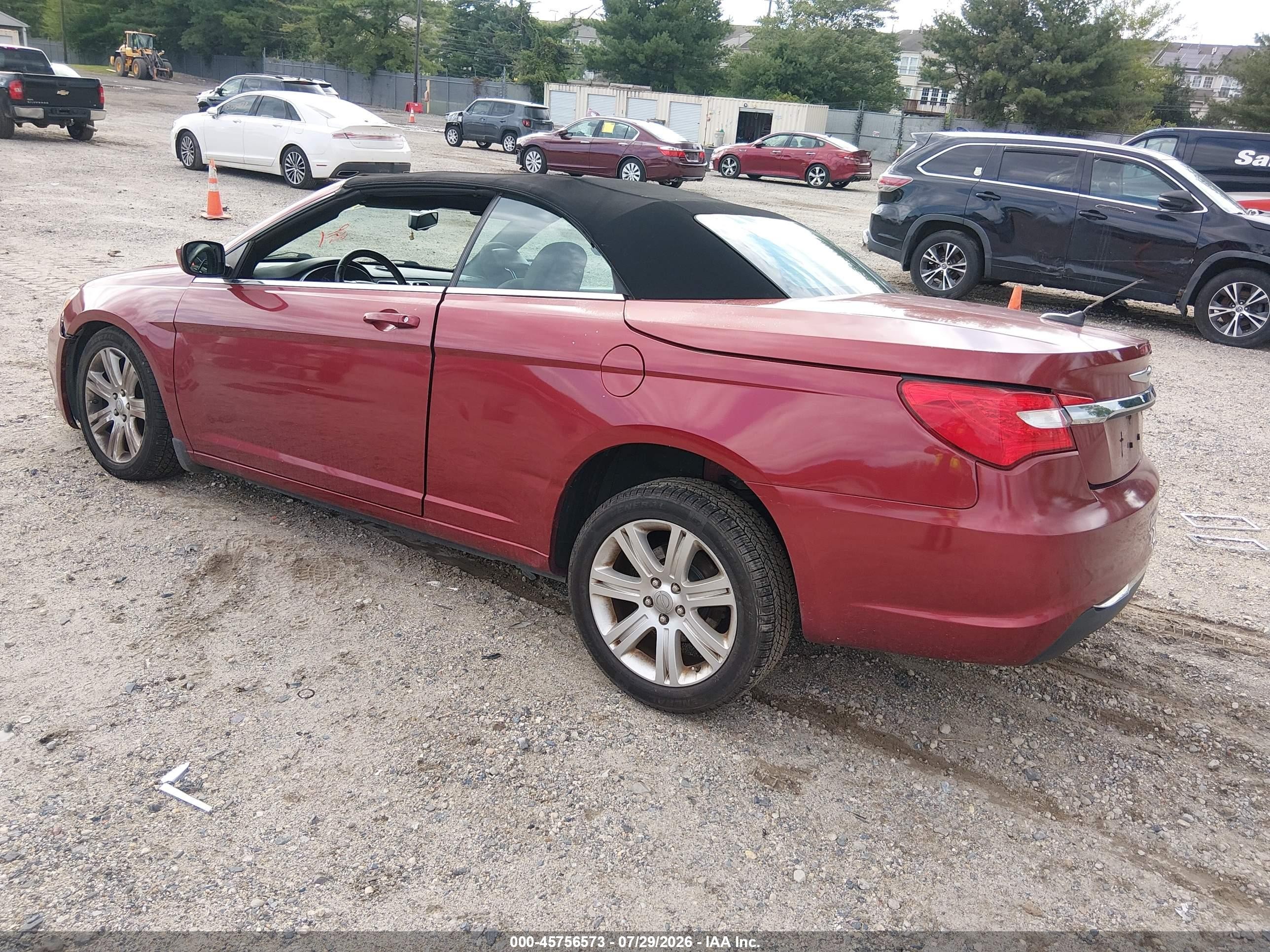 2012 Chrysler 200 Touring Red vin: 1C3BCBEB5CN142846