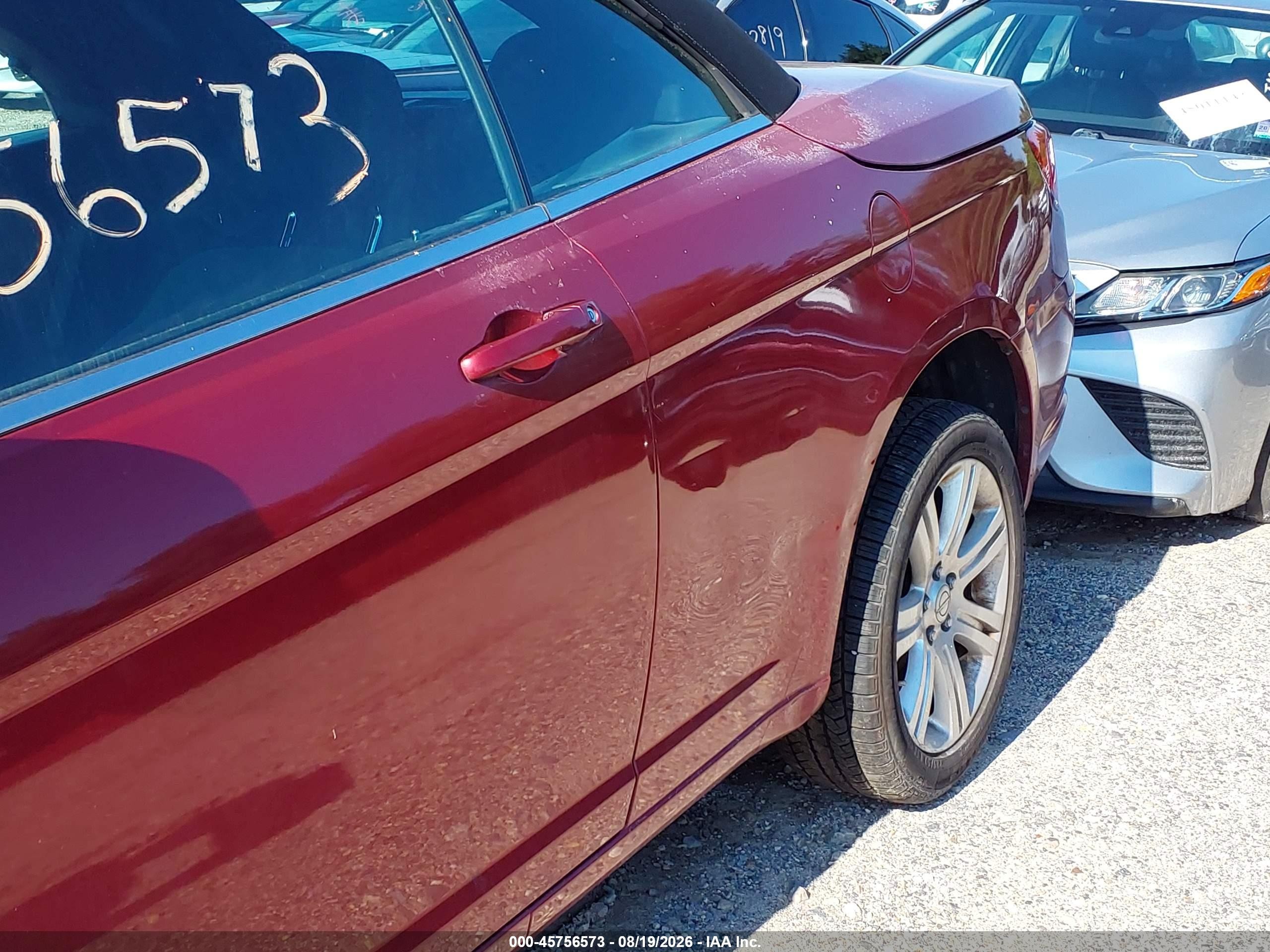2012 Chrysler 200 Touring Red vin: 1C3BCBEB5CN142846