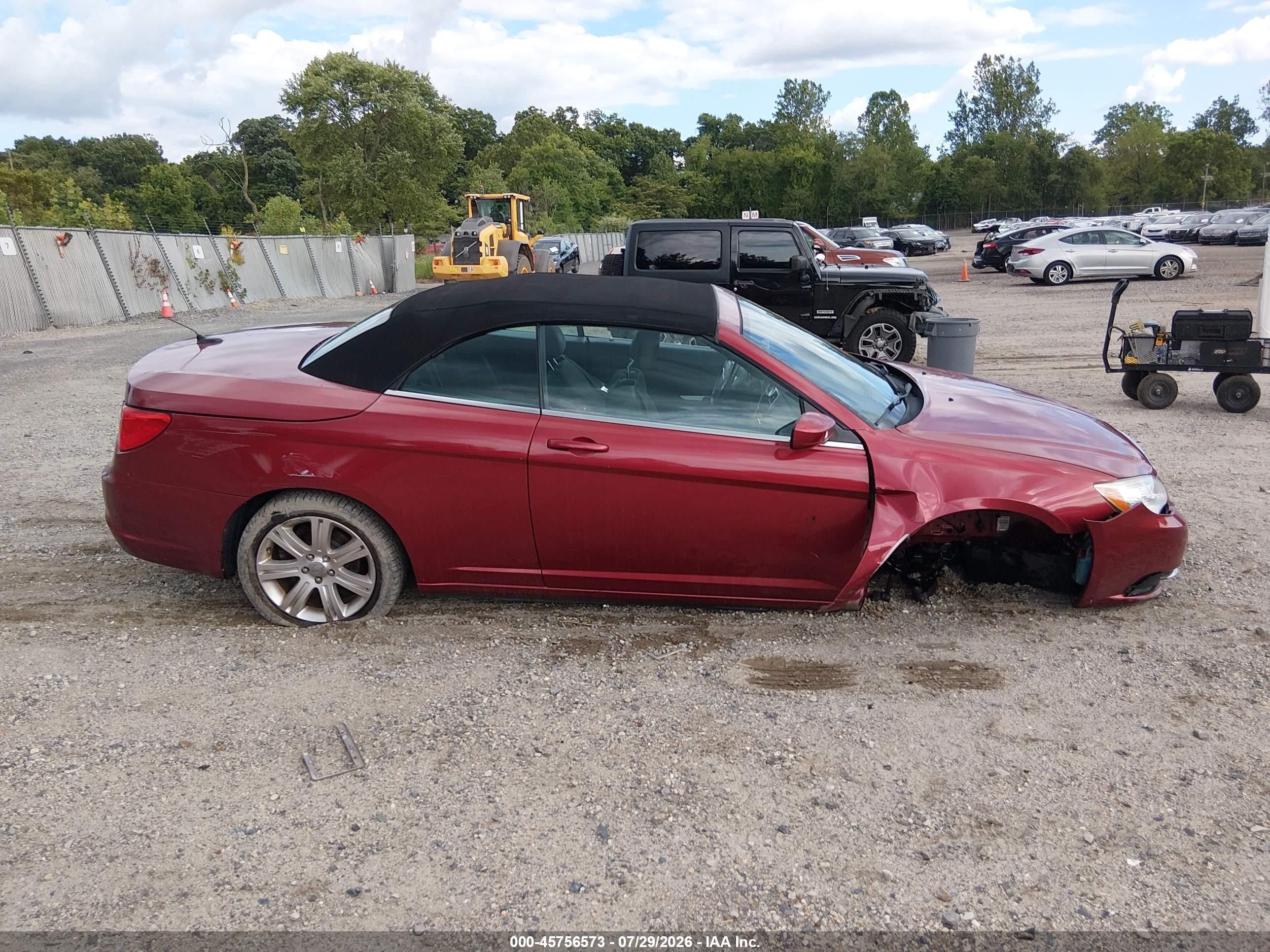 2012 Chrysler 200 Touring Red vin: 1C3BCBEB5CN142846
