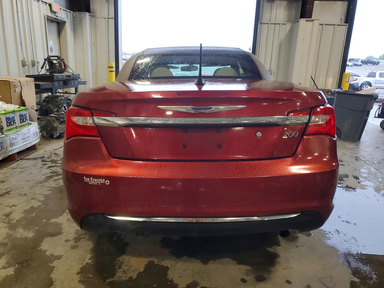 2014 Chrysler 200 Touring Red vin: 1C3BCBEB6EN115545