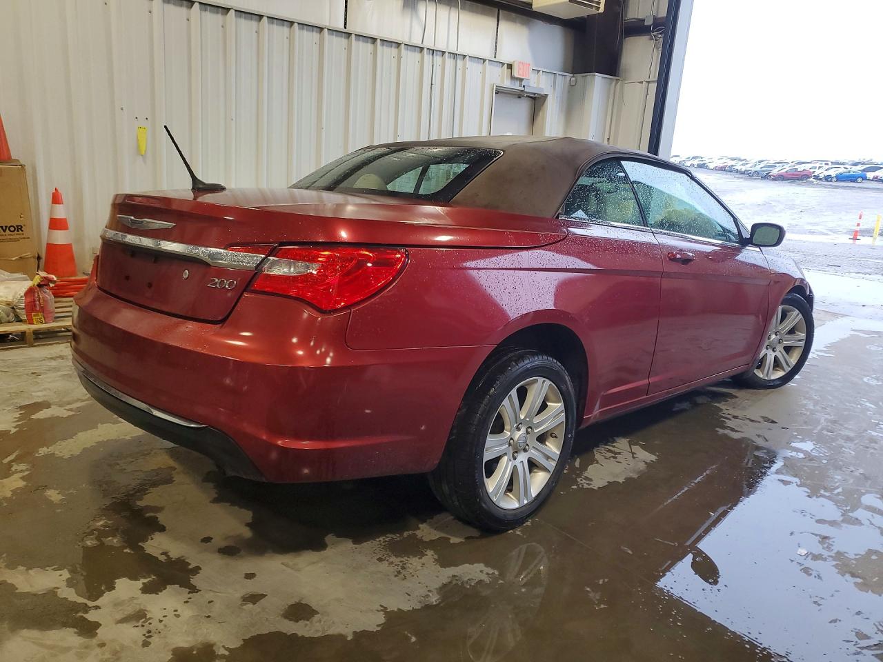2014 Chrysler 200 Touring Red vin: 1C3BCBEB6EN115545