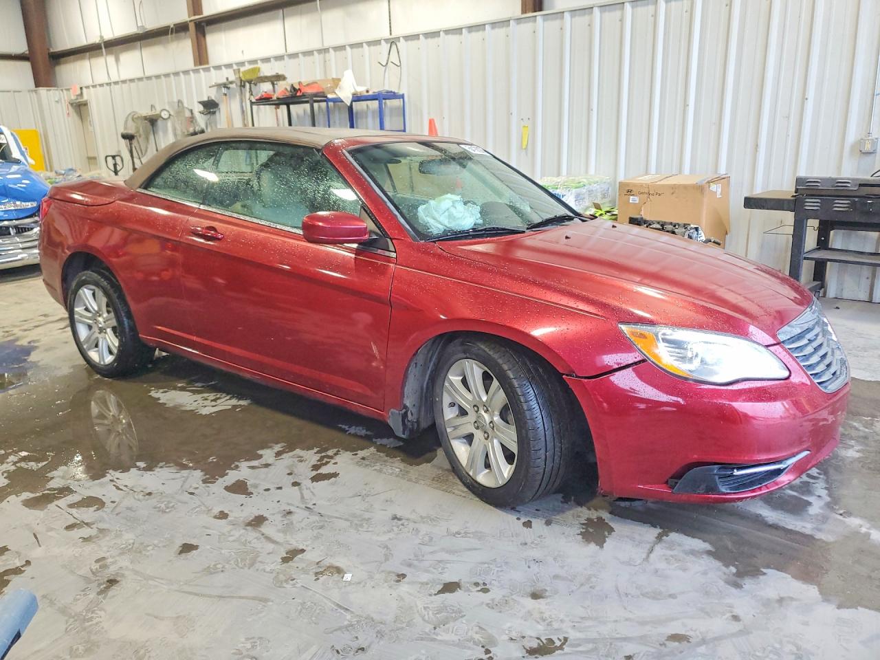 2014 Chrysler 200 Touring Red vin: 1C3BCBEB6EN115545