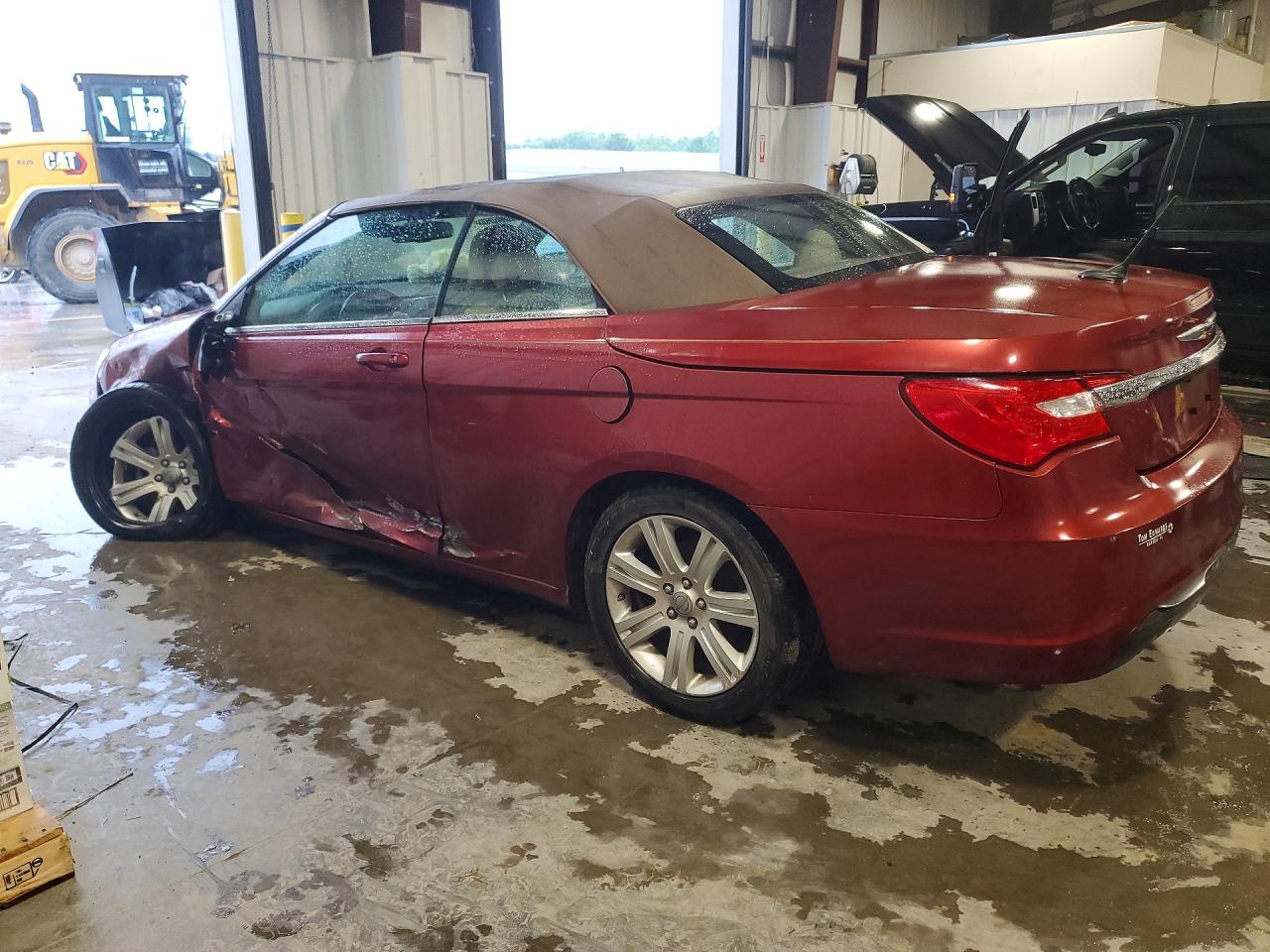 2014 Chrysler 200 Touring Red vin: 1C3BCBEB6EN115545