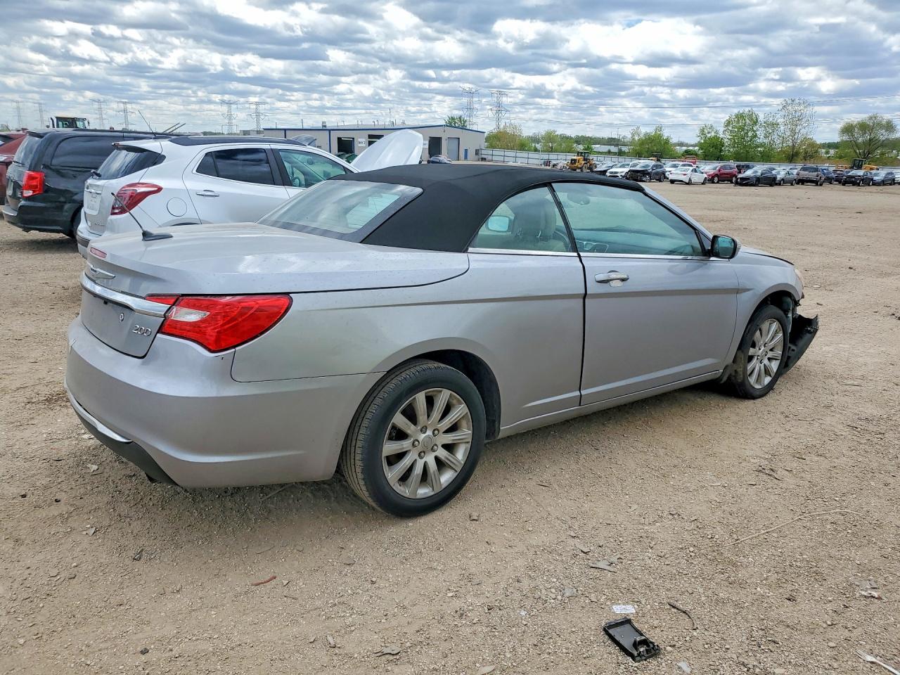 2013 Chrysler 200 Touring Silver vin: 1C3BCBEB9DN511595