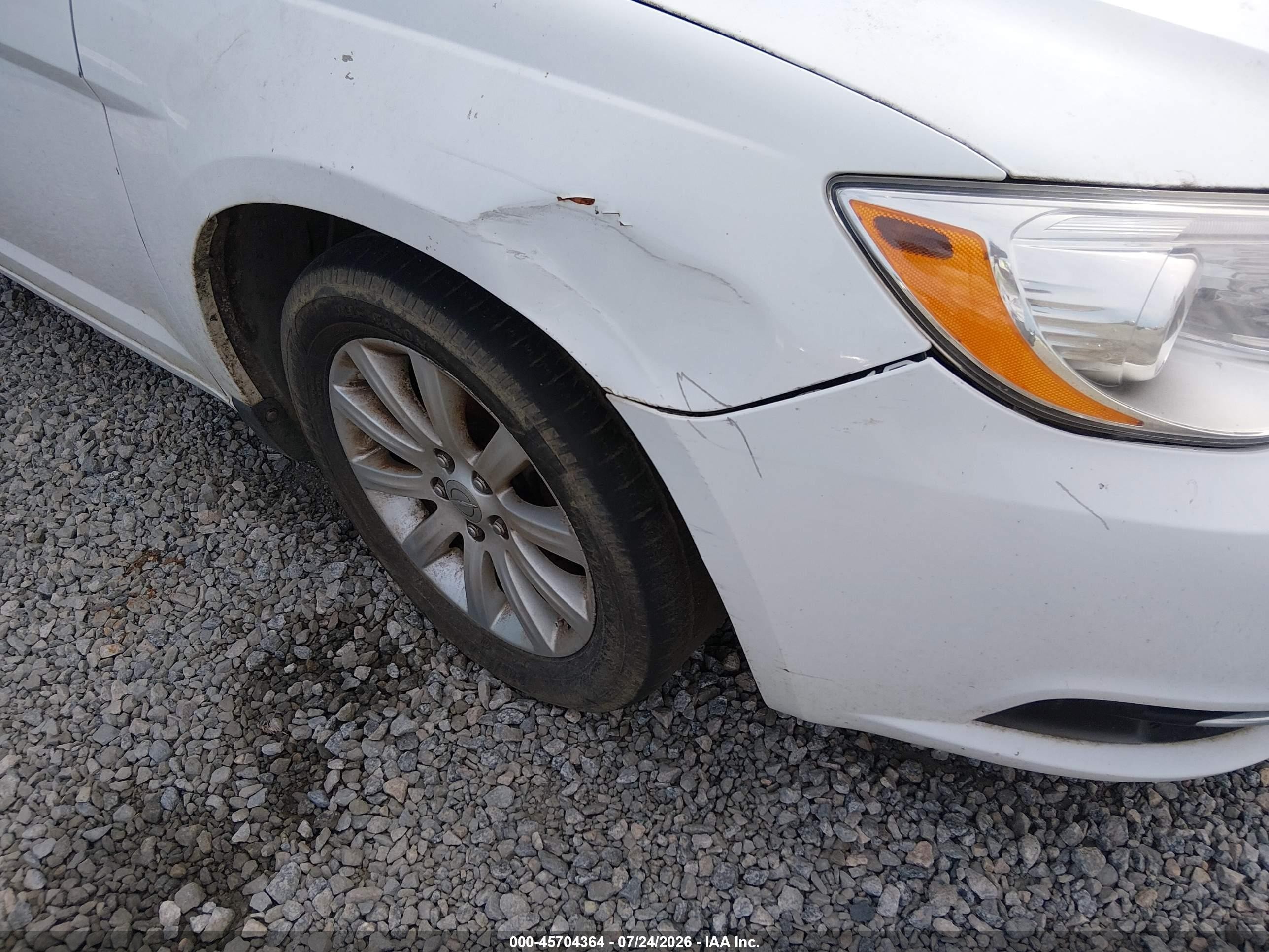 2013 Chrysler 200 Touring Белый vin: 1C3BCBEB9DN526887