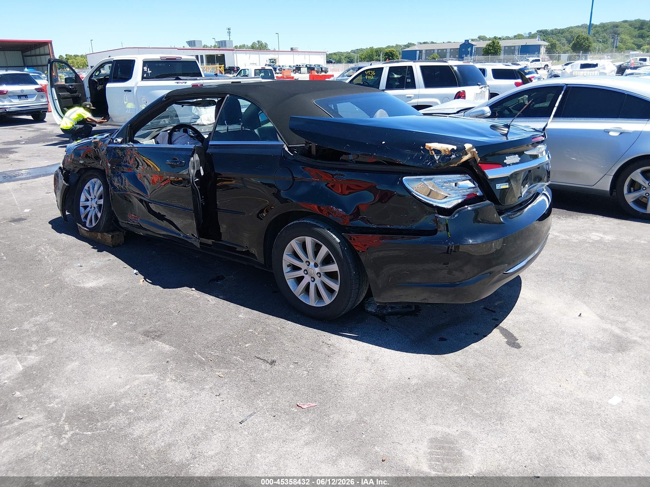 2014 Chrysler 200 Touring Black vin: 1C3BCBEG2EN127381